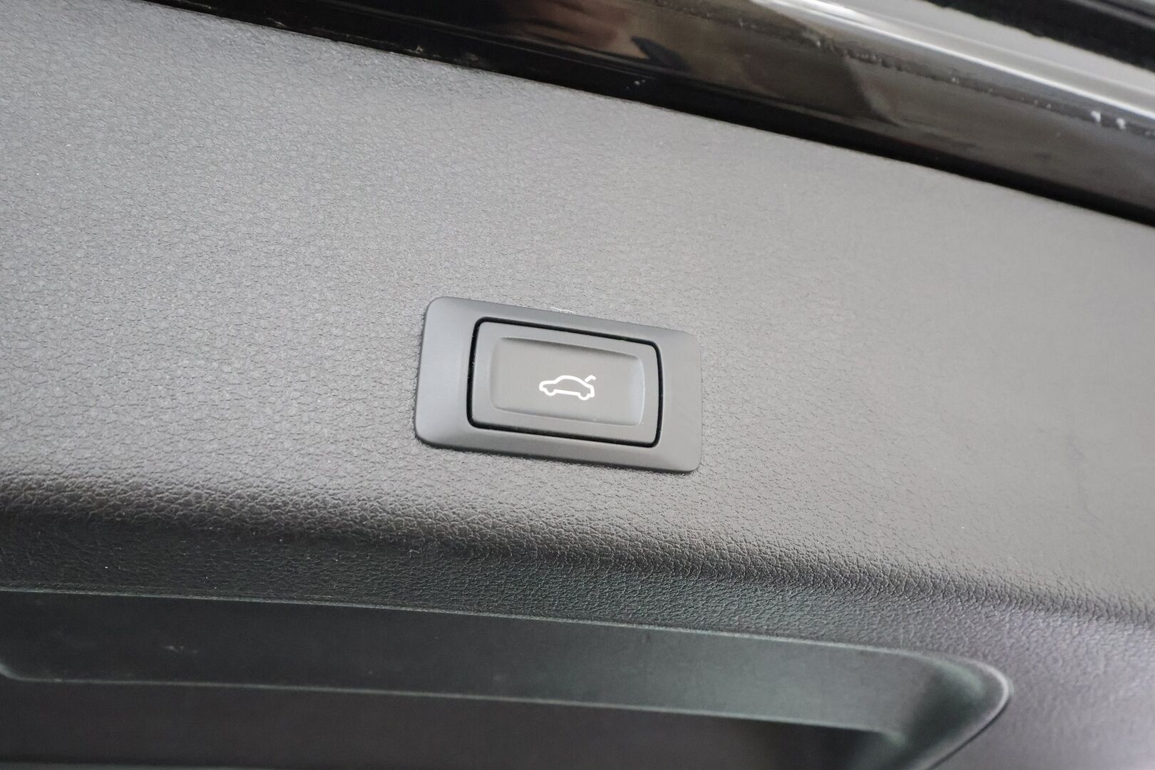 Audi e-tron 2020 50 quattro * ACC / LED / Lisälämmitin / Panorama / Muistipenkki / Nahat / P.tutkat * - Akku kuntotarkastettu / Kahdet Renkaat 