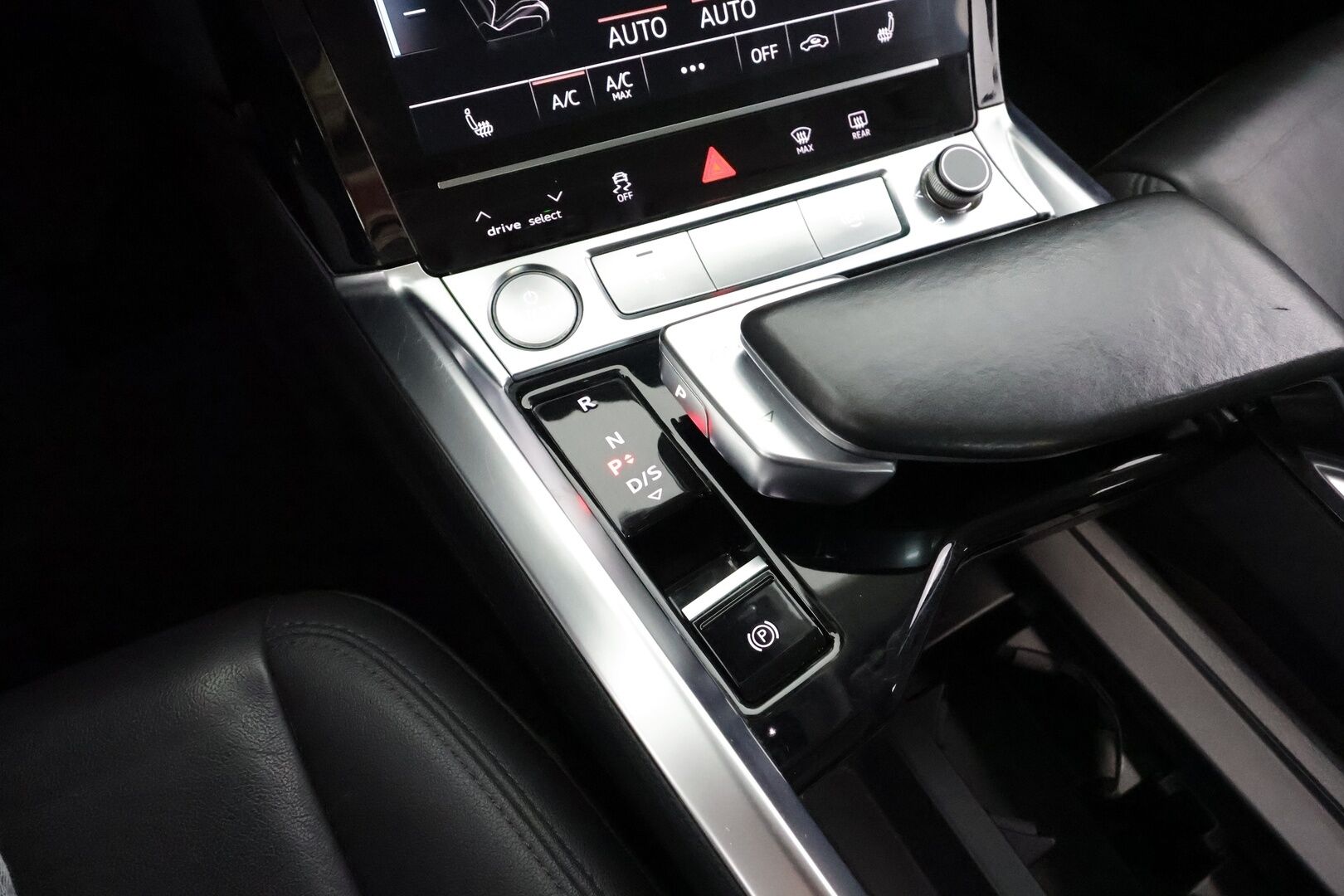 Audi e-tron 2020 50 quattro * ACC / LED / Lisälämmitin / Panorama / Muistipenkki / Nahat / P.tutkat * - Akku kuntotarkastettu / Kahdet Renkaat 