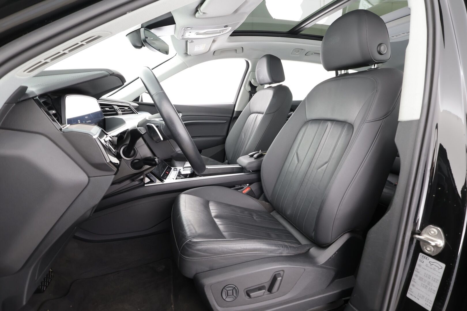 Audi e-tron 2020 50 quattro * ACC / LED / Lisälämmitin / Panorama / Muistipenkki / Nahat / P.tutkat * - Akku kuntotarkastettu / Kahdet Renkaat 