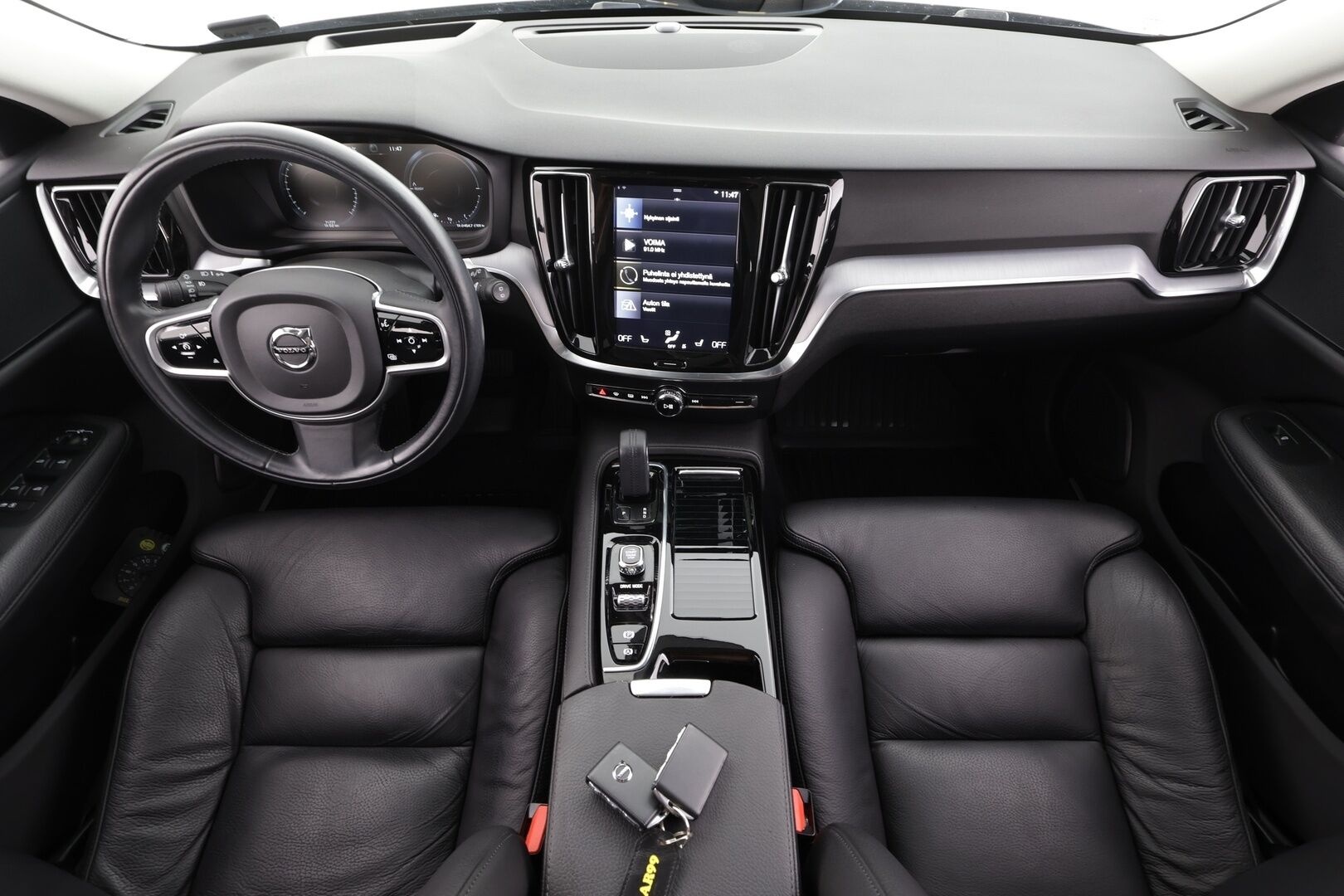 Volvo V60 2020 T6 TwE AWD Momentum aut * ACC / HUD / 360° / Full LED / Muistipenkki / Webasto / Koukku / BLIS / Navi / KeylessGo * - Akku kuntotarkastettu / Kahdet renkaat aluvanteilla