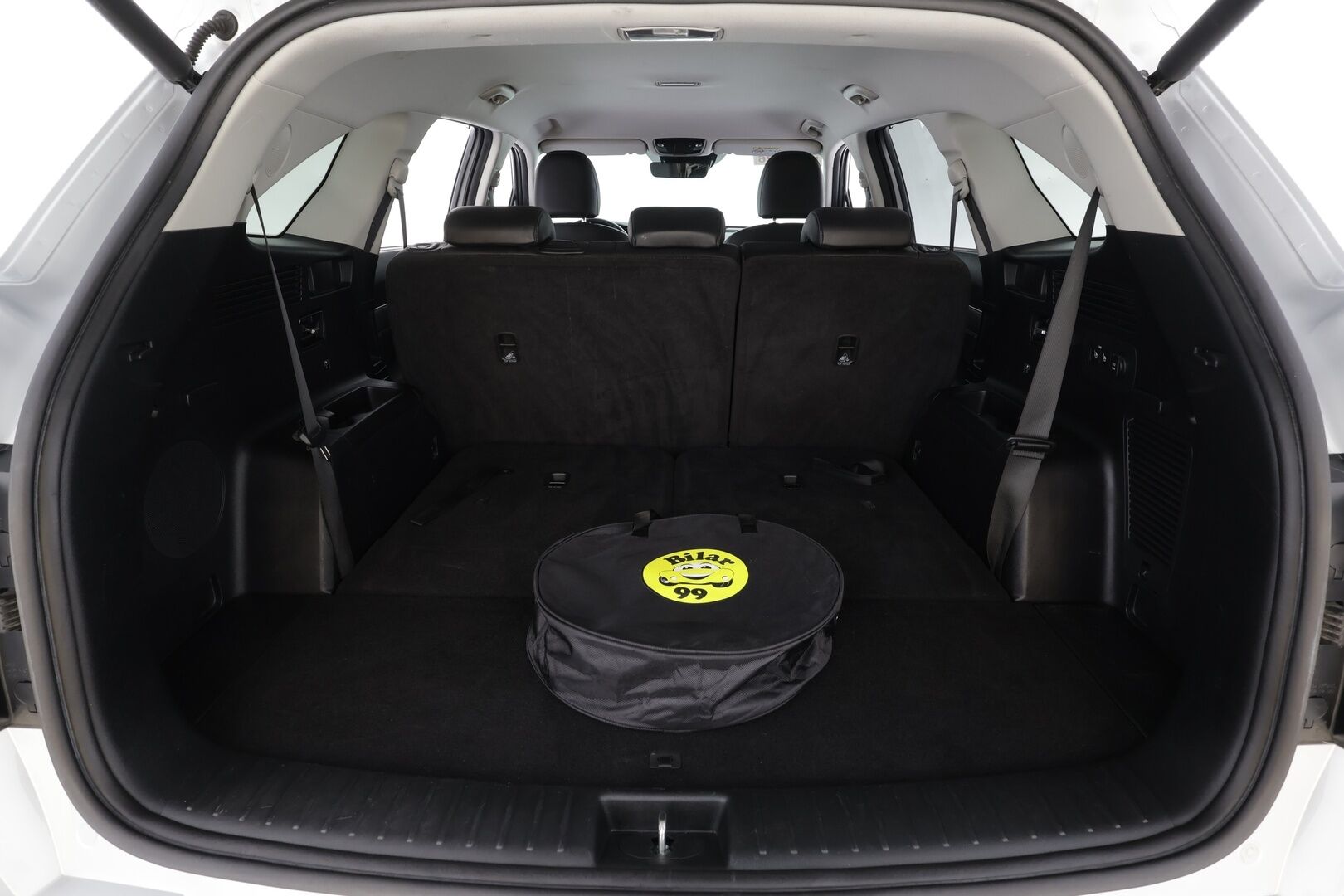 Toyota Yaris 2024 1,5 Hybrid 116 Intense * 1.Om Suomi-auto / ACC / P.kamera / Ratinlämmitin / Kaistavahti / Apple&Android * - Kahdet renkaat aluvanteilla / Merkkihuollettu - HULLUT BLACKWEEK JATKOT - KORKOTARJOUS 2,49%