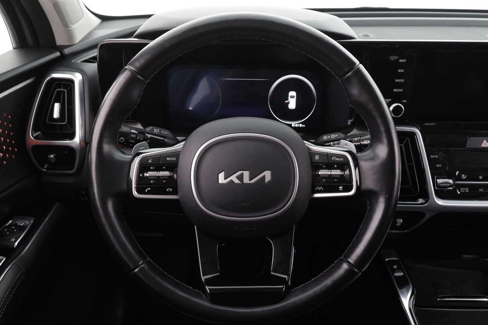 Toyota Yaris 2024 1,5 Hybrid 116 Intense * 1.Om Suomi-auto / ACC / P.kamera / Ratinlämmitin / Kaistavahti / Apple&Android * - Kahdet renkaat aluvanteilla / Merkkihuollettu - HULLUT BLACKWEEK JATKOT - KORKOTARJOUS 2,49%