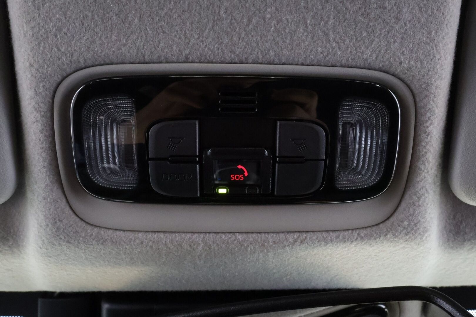 Toyota Yaris 2024 1,5 Hybrid 116 Intense * 1.Om Suomi-auto / ACC / P.kamera / Ratinlämmitin / Kaistavahti / Apple&Android * - Kahdet renkaat aluvanteilla / Merkkihuollettu - HULLUT BLACKWEEK JATKOT - KORKOTARJOUS 2,49%