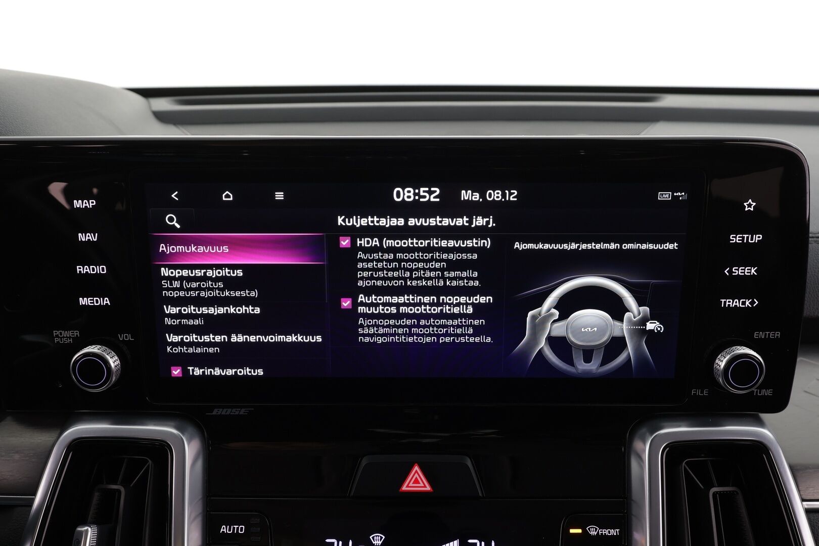 Toyota Yaris 2024 1,5 Hybrid 116 Intense * 1.Om Suomi-auto / ACC / P.kamera / Ratinlämmitin / Kaistavahti / Apple&Android * - Kahdet renkaat aluvanteilla / Merkkihuollettu - HULLUT BLACKWEEK JATKOT - KORKOTARJOUS 2,49%