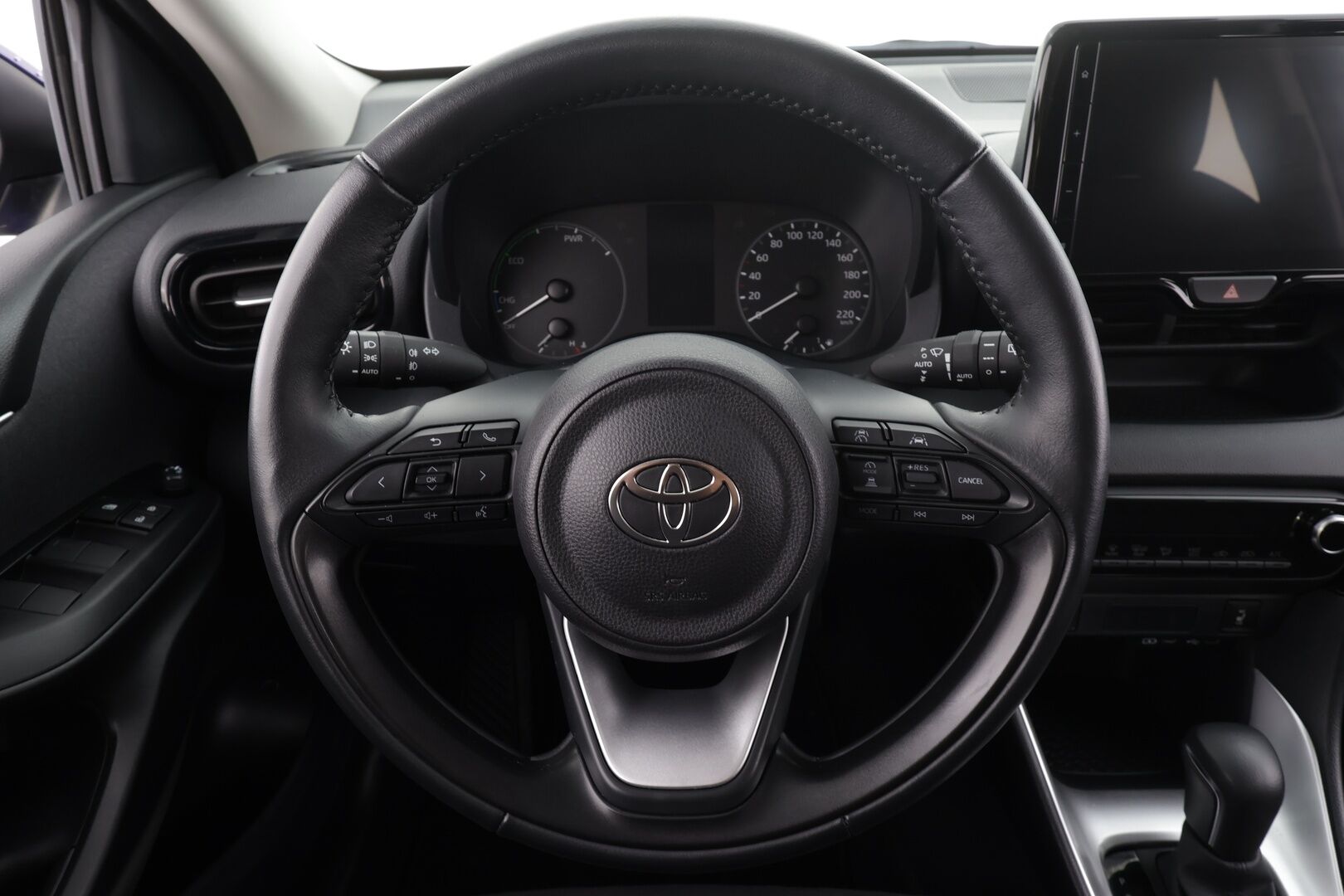 Toyota Yaris 2024 1,5 Hybrid 116 Intense * Suomi-auto / ACC / P.kamera / Kaistavahti / Ratinlämmitin / 2xRenkaat * - Merkkihuollettu - HULLUT JOULUT KORKOTARJOUS 2,49% 