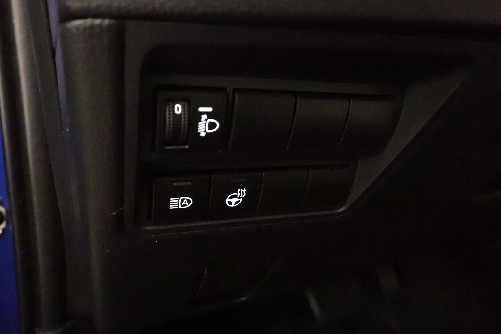 Toyota Yaris 2024 1,5 Hybrid 116 Intense * Suomi-auto / ACC / P.kamera / Kaistavahti / Ratinlämmitin / 2xRenkaat * - Merkkihuollettu - HULLUT JOULUT KORKOTARJOUS 2,49% 