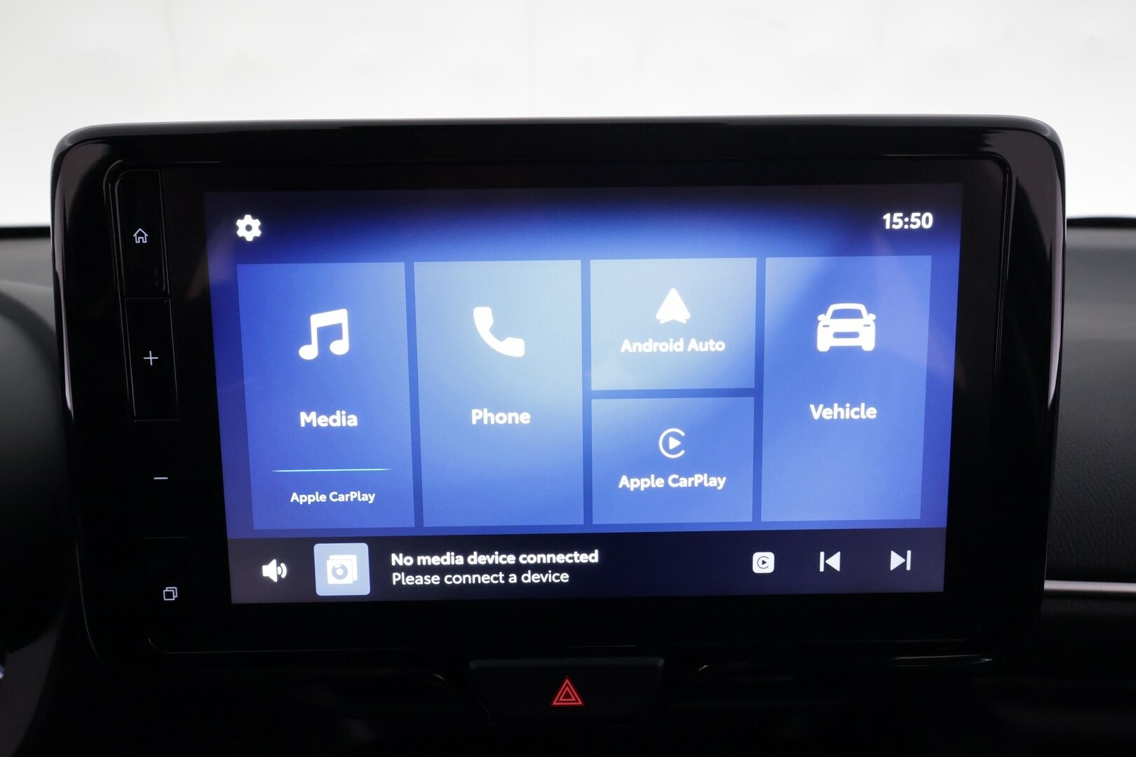 Toyota Yaris 2024 1,5 Hybrid 116 Intense * Suomi-auto / ACC / P.kamera / Kaistavahti / Ratinlämmitin / 2xRenkaat * - Merkkihuollettu - HULLUT JOULUT KORKOTARJOUS 2,49% 