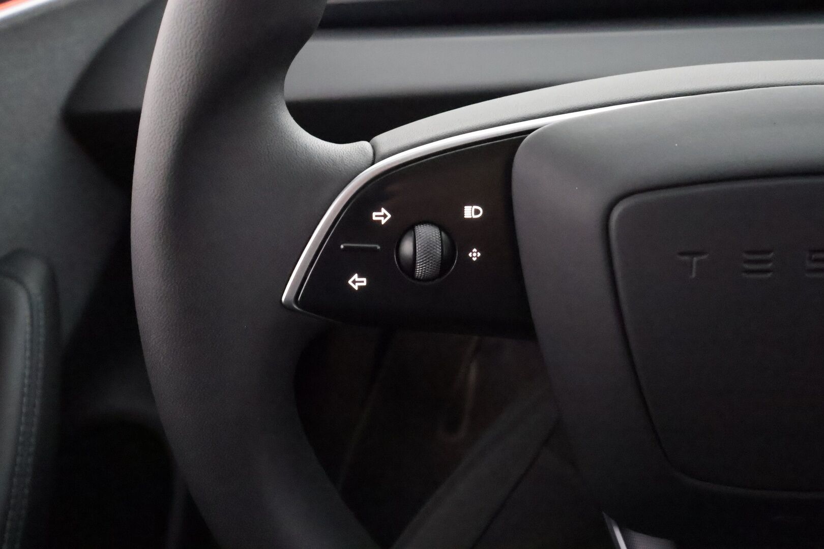 Tesla Model 3 2024 RWD Highland - | ACC | ILP | Ilm. sähkönahat | Takanäyttö | Lasikatto | Muistipenkki | Matrix-LED | Autosteer | BSM | P.kamera | Lämm. rati | 1-om suomiauto | 