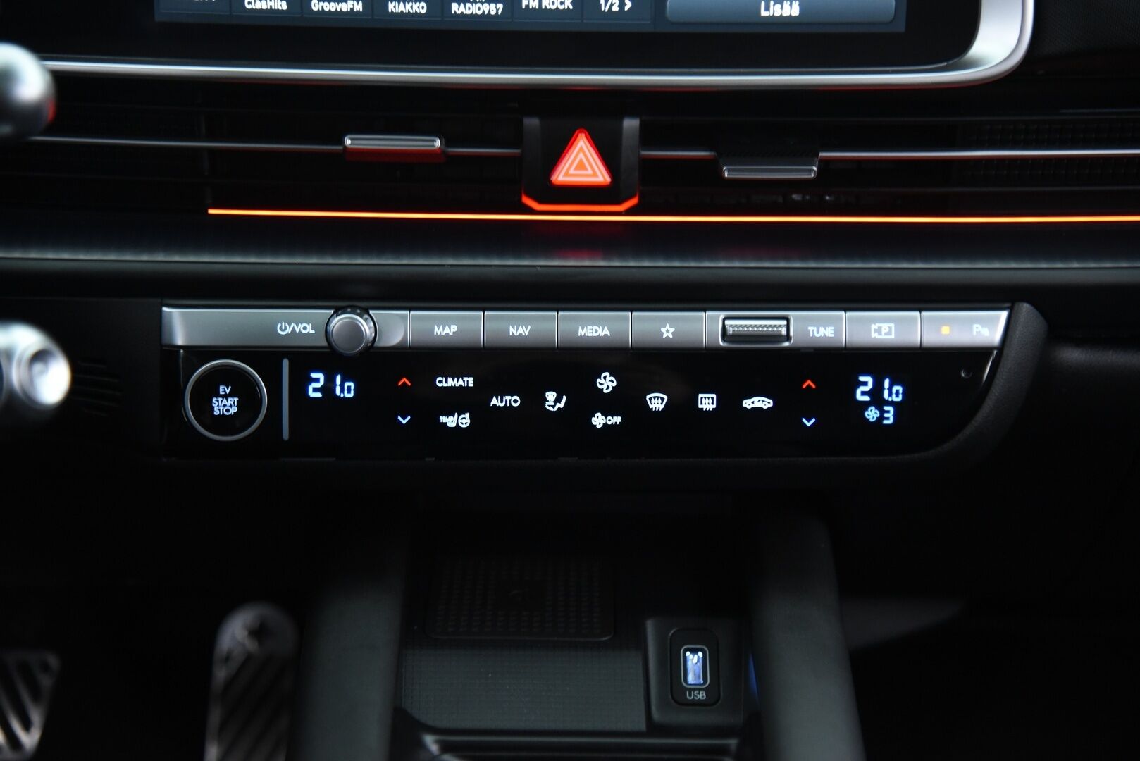 Hyundai IONIQ 6 2023 77 kWh 325 hv AWD First Edition / Adapt.vakkari / LED / BOSE / Lasikattoluukku / 360° Kamera / HUD - Hyvillä varusteilla / SoH: 97,5%