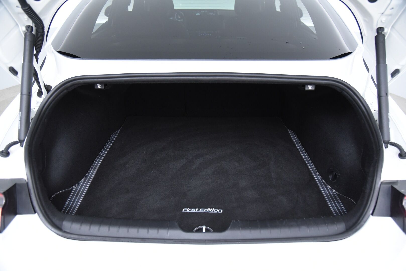 Hyundai IONIQ 6 2023 77 kWh 325 hv AWD First Edition / Adapt.vakkari / LED / BOSE / Lasikattoluukku / 360° Kamera / HUD - Hyvillä varusteilla / SoH: 97,5% - HULLU BLACKWEEK KORKOTARJOUS 2,49%