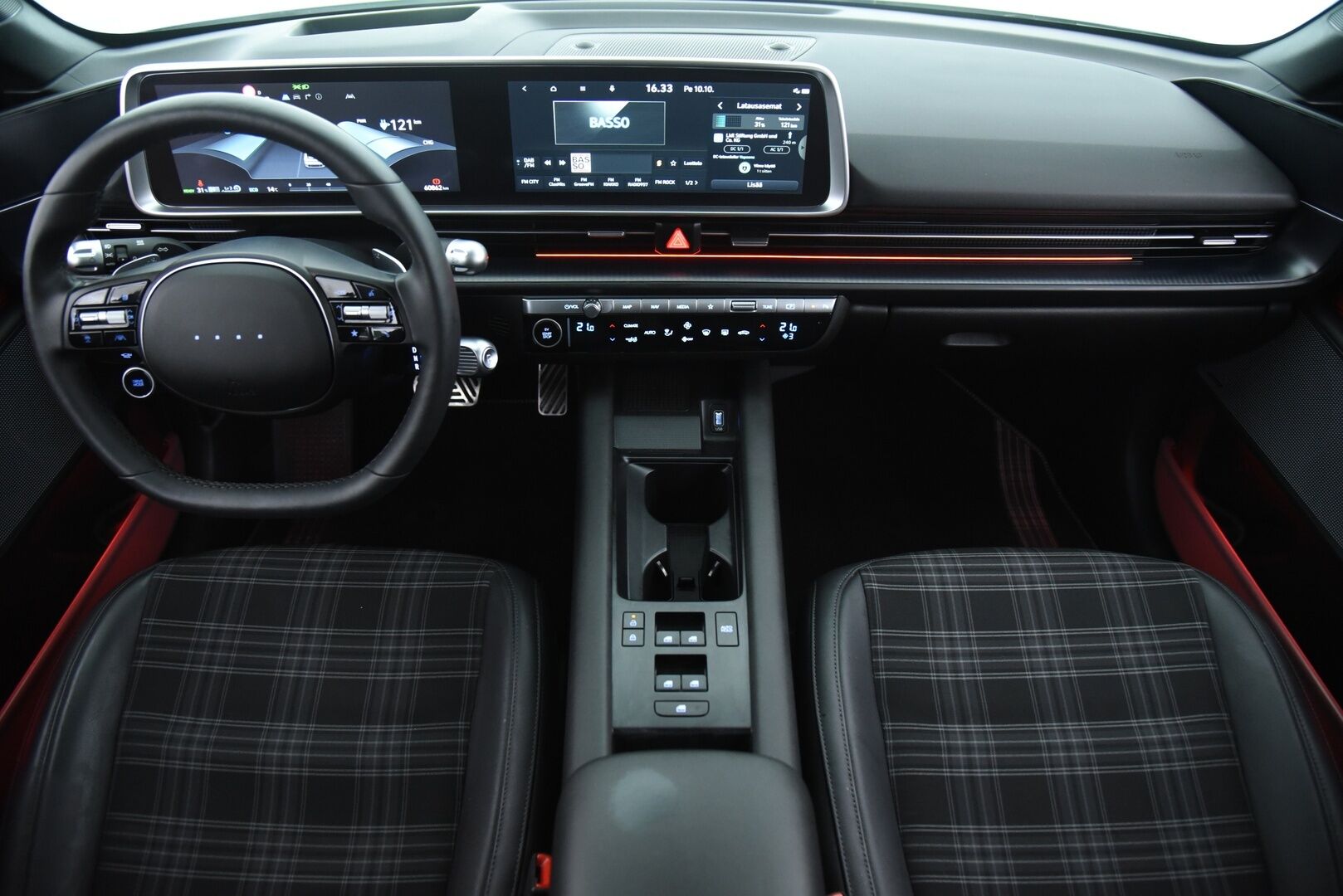 Hyundai IONIQ 6 2023 77 kWh 325 hv AWD First Edition / Adapt.vakkari / LED / BOSE / Lasikattoluukku / 360° Kamera / HUD - Hyvillä varusteilla / SoH: 97,5% - HULLU BLACKWEEK KORKOTARJOUS 2,49%