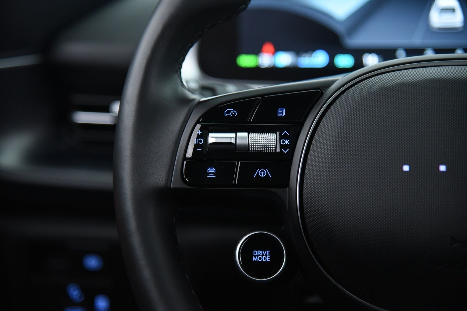 Hyundai IONIQ 6 2023 77 kWh 325 hv AWD First Edition / Adapt.vakkari / LED / BOSE / Lasikattoluukku / 360° Kamera / HUD - Hyvillä varusteilla / SoH: 97,5%