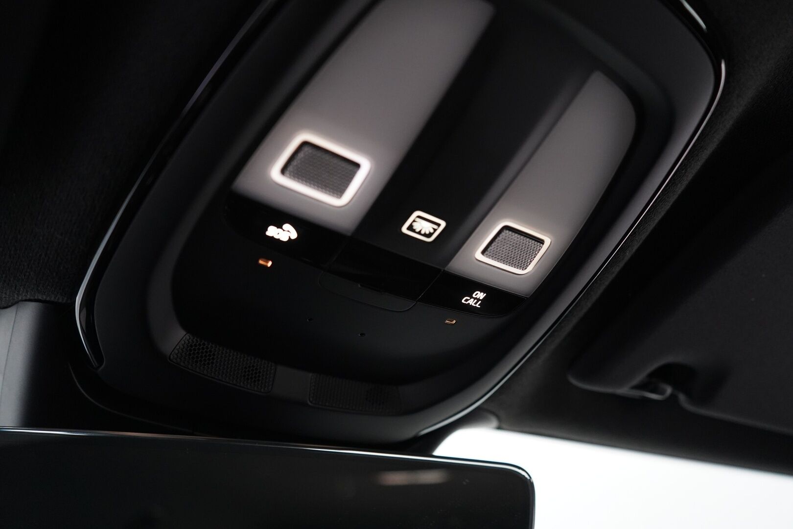 Volvo XC40 2022 P6 Recharge *Lämpöpumppu / Acc / LED-valot / Kamera / Sporttipenkki Muistilla* - Seuraava huolto vasta 7/2026 / 2x Volvon aluvanteet / 