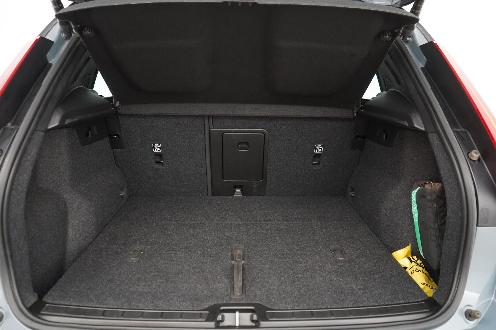 Volvo XC40 2022 P6 Recharge Single Plus Aut. *Lämpöpumppu / ACC / LED-valot / Kamera / Sporttipenkki Muistilla* - KATSO KAMPANJAHINTA! / SoH 92.1% / Seuraava huolto vasta 7/2026 / Kahdet Volvon alumiinivanteet / Merkkihuollot / Puhdas Vertical - Osta nyt, maksa vasta ensi vuonna