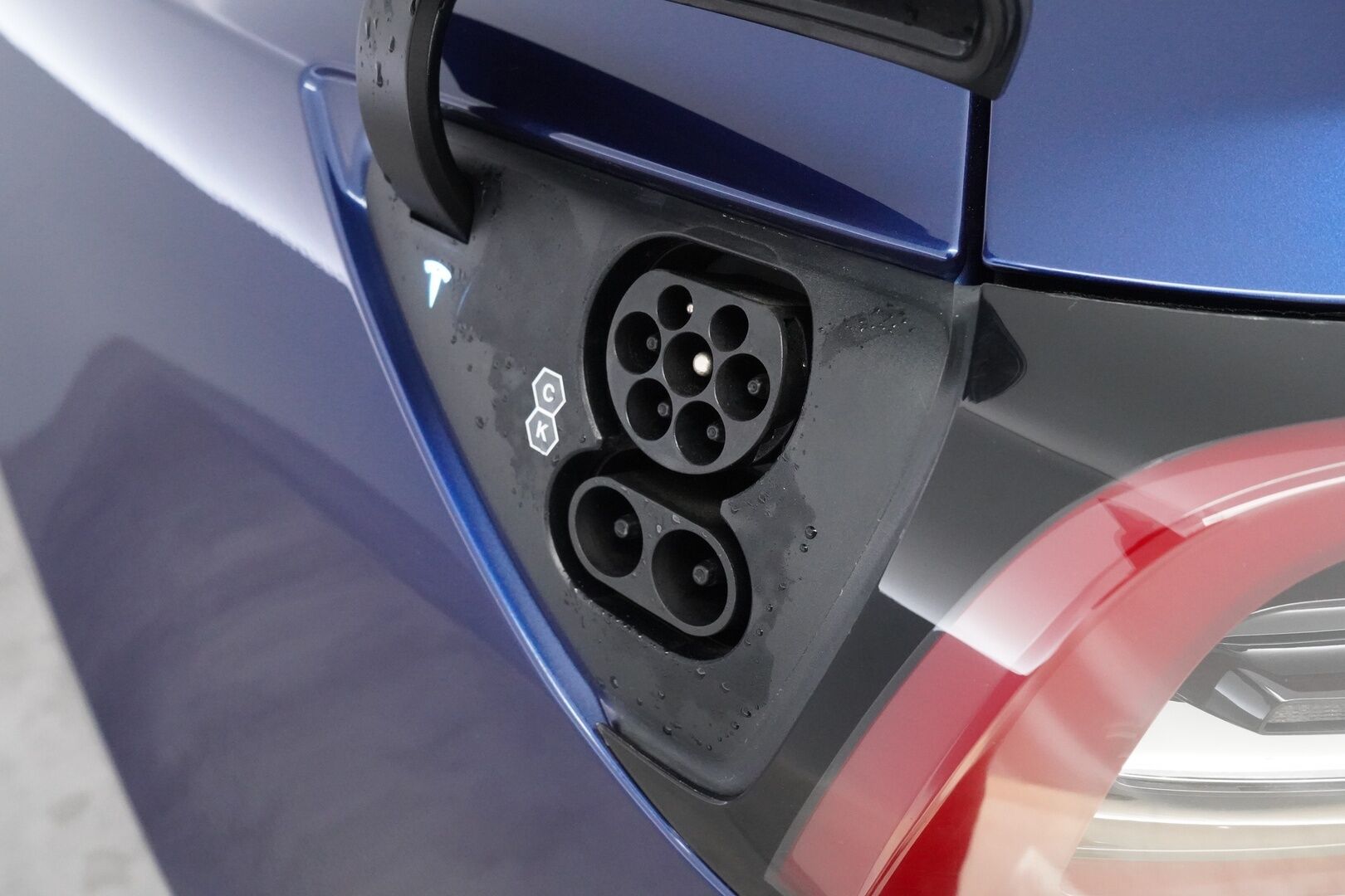 TESLA MODEL 3 2021 Long Range Dual Motor AWD - Vetokoukku | Lasikatto | Lämpöpumppu | ACC | Matrix | Kamera | Muistipenkki | Kahdet renkaat vanteineen | Akku kuntotarkastettu
