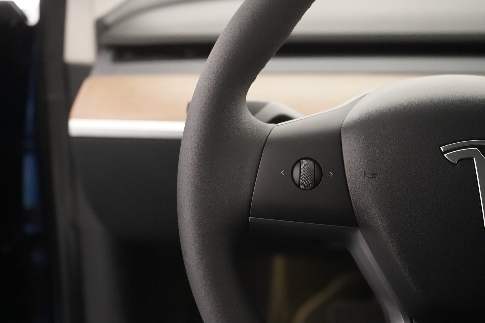 TESLA MODEL 3 2021 Long Range Dual Motor AWD - Vetokoukku | Lasikatto | Lämpöpumppu | ACC | Matrix | Kamera | Muistipenkki | Kahdet renkaat vanteineen | Akku kuntotarkastettu