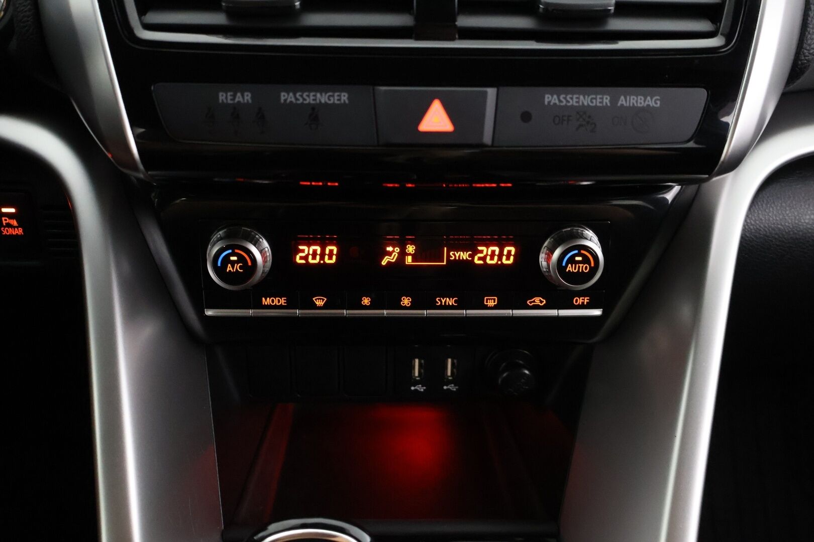 Mitsubishi ECLIPSE CROSS 2022 2.4 PHEV Intense Navi 4WD - P-kamera / Vetokoukku / Vakkari / NAVI / Remote Climate