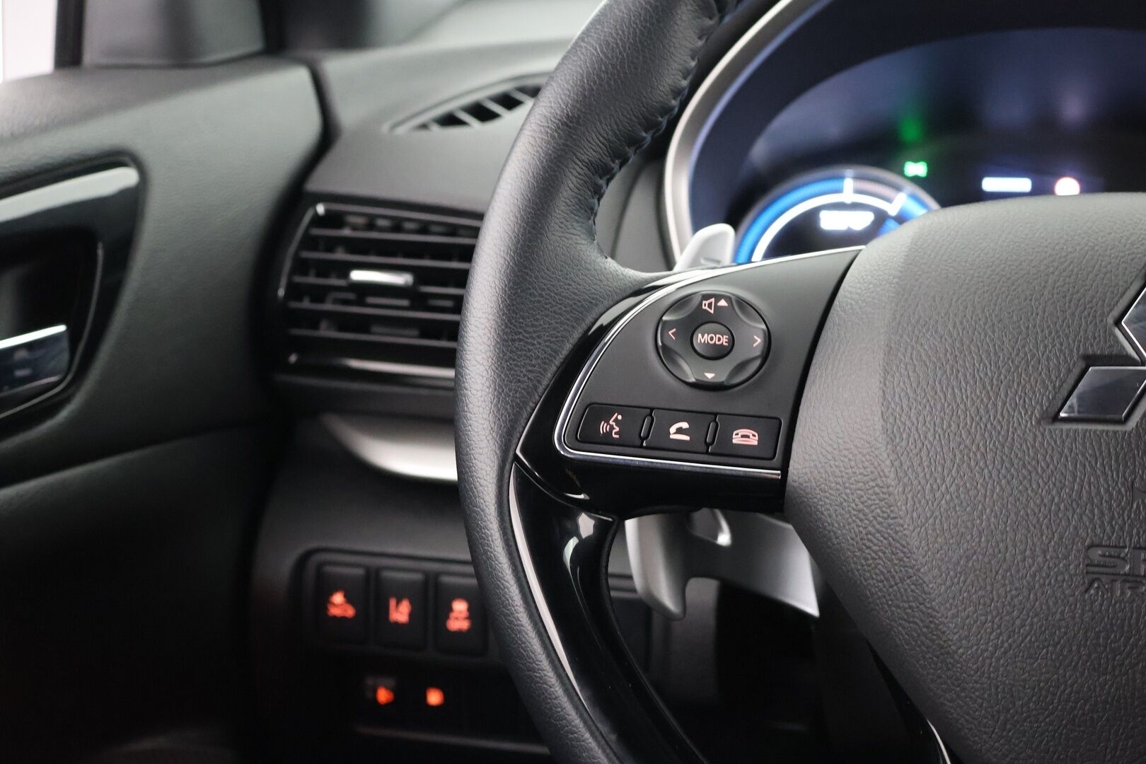 Mitsubishi ECLIPSE CROSS 2022 2.4 PHEV Intense Navi 4WD - P-kamera / Vetokoukku / Vakkari / NAVI / Remote Climate