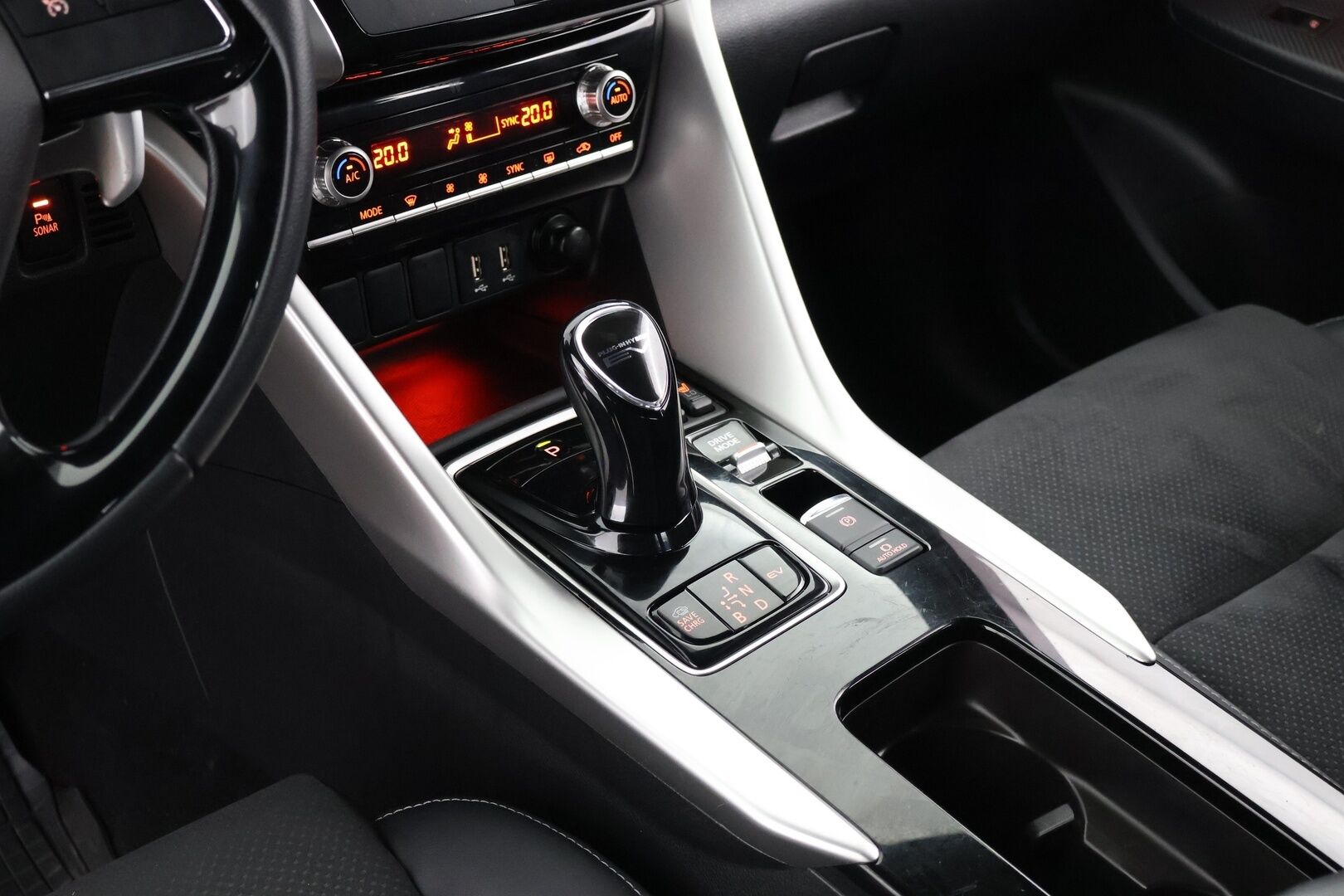 Mitsubishi ECLIPSE CROSS 2022 2.4 PHEV Intense Navi 4WD - P-kamera / Vetokoukku / Vakkari / NAVI / Remote Climate