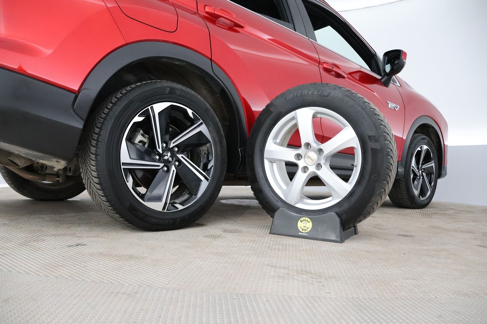 Mitsubishi ECLIPSE CROSS 2022 2.4 PHEV Intense Navi 4WD - P-kamera / Vetokoukku / Vakkari / NAVI / Remote Climate