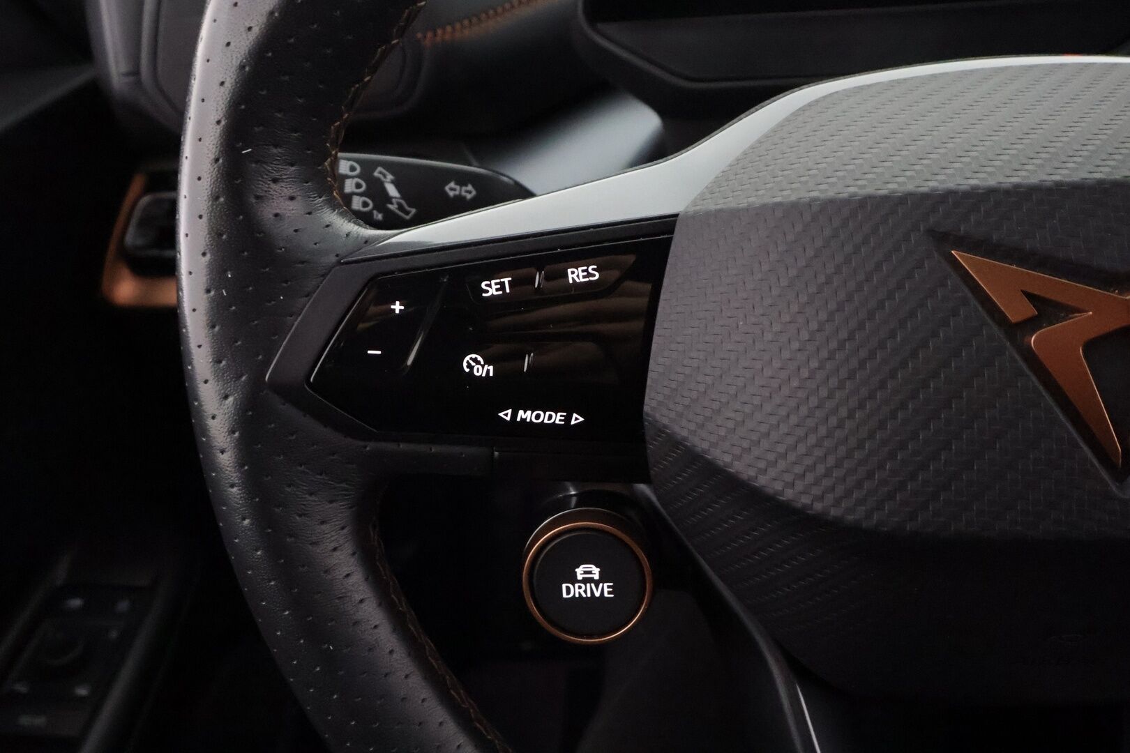 CUPRA Born 2022 e-Boost 170 kW 77 kWh - | ACC | ILP | DCC | HUD | Beats Audio | Sähköpenkit hieronnalla | Keyless | Cupra Bucket Seats | P.kamera | Lämm. ratti | LED | 