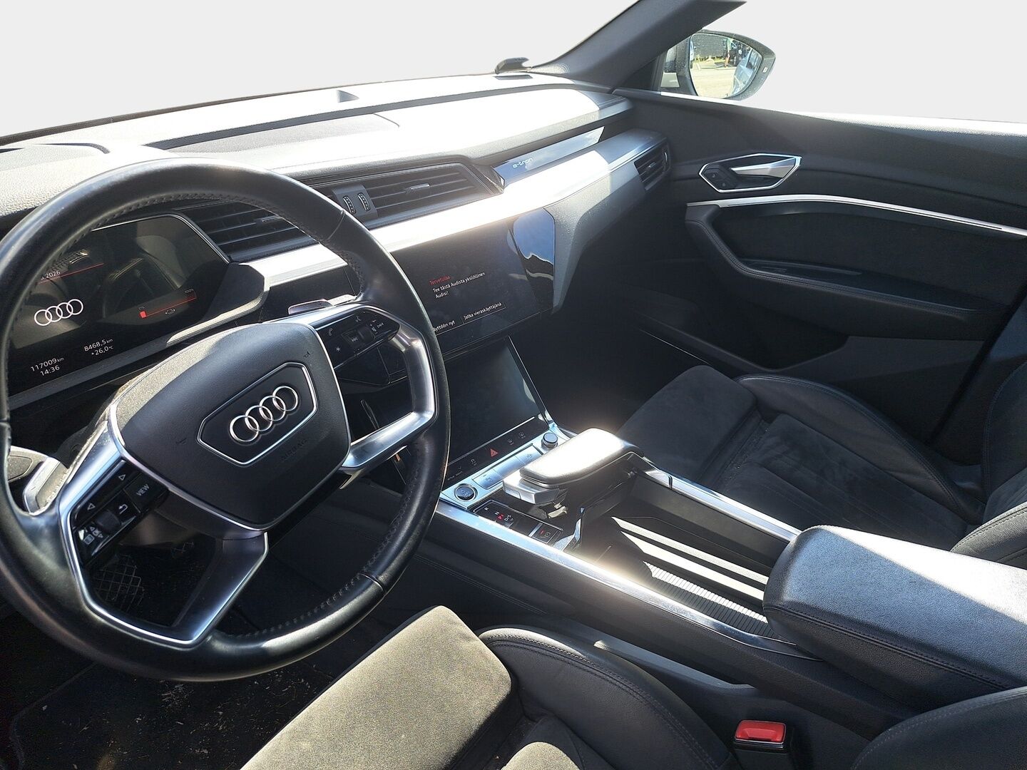 Audi e-tron 2021 e-tron 55 Farmari (AC) 4ov - | KAIKILLA HERKUILLA | S-line | B&O 3D | Night Vision | 360 kamera | ACC | HUD | Matrix LED | Panoraama | Vetokoukku |