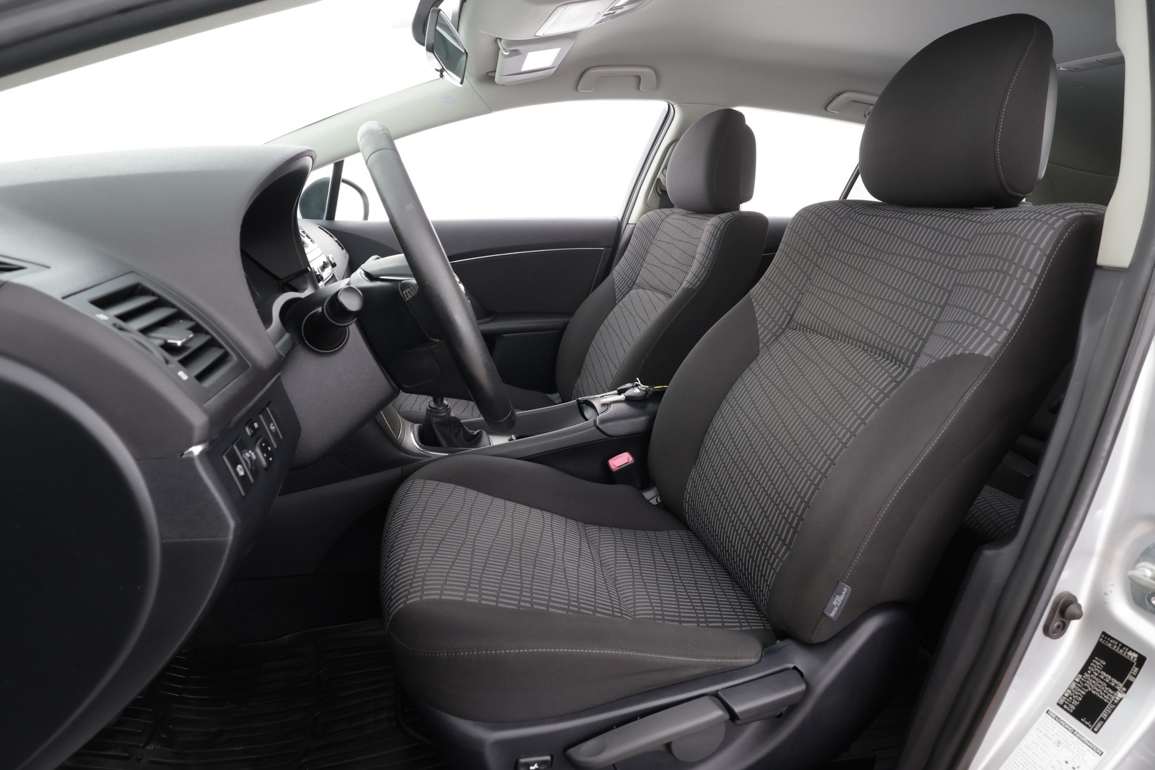 Toyota Avensis 2011 1,8 Valvematic Sol Edition Wagon * Suomi-auto / Vakkari / Koukku / Aut.Ilmastointi / Lohkolämmitin / P.tutka - Kahdet renkaat - Osta nyt, maksa vasta ensi vuonna