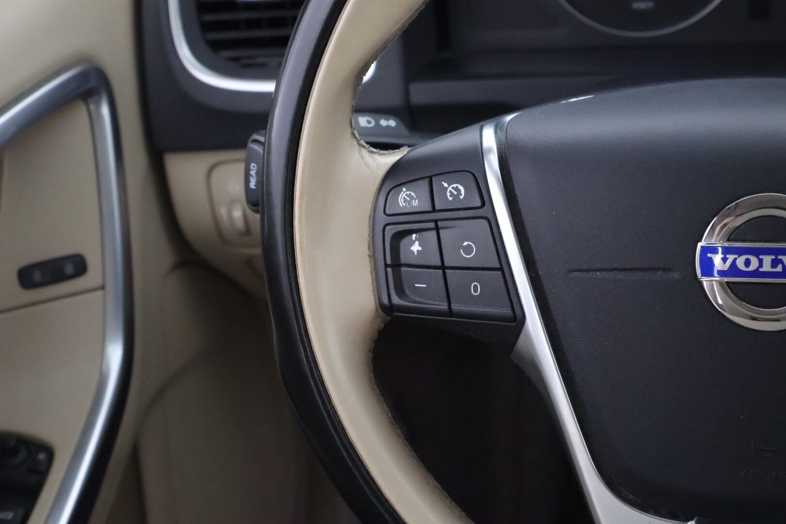 Volvo V60 2010 D3 Momentum Business