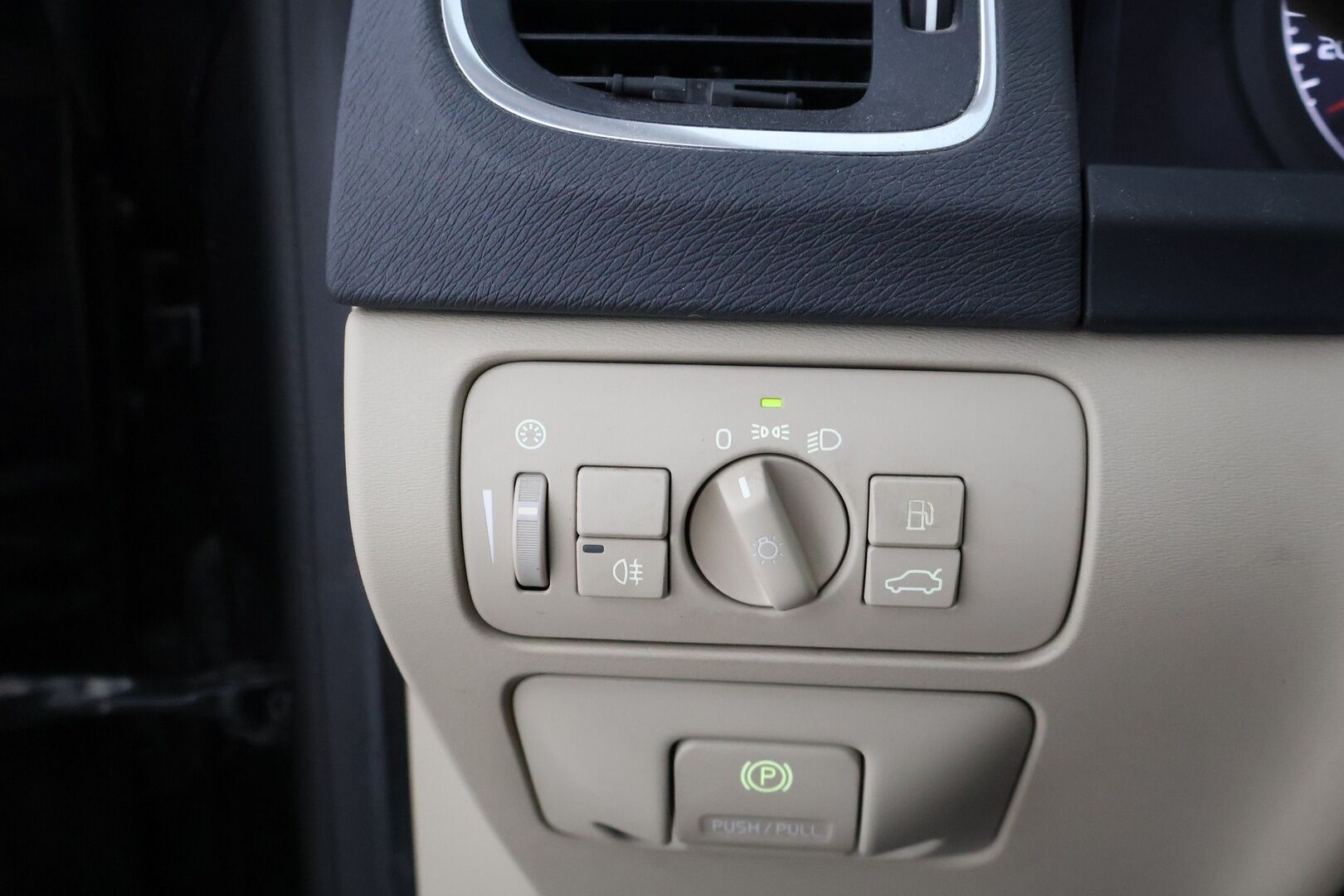 Volvo V60 2010 D3 Momentum Business