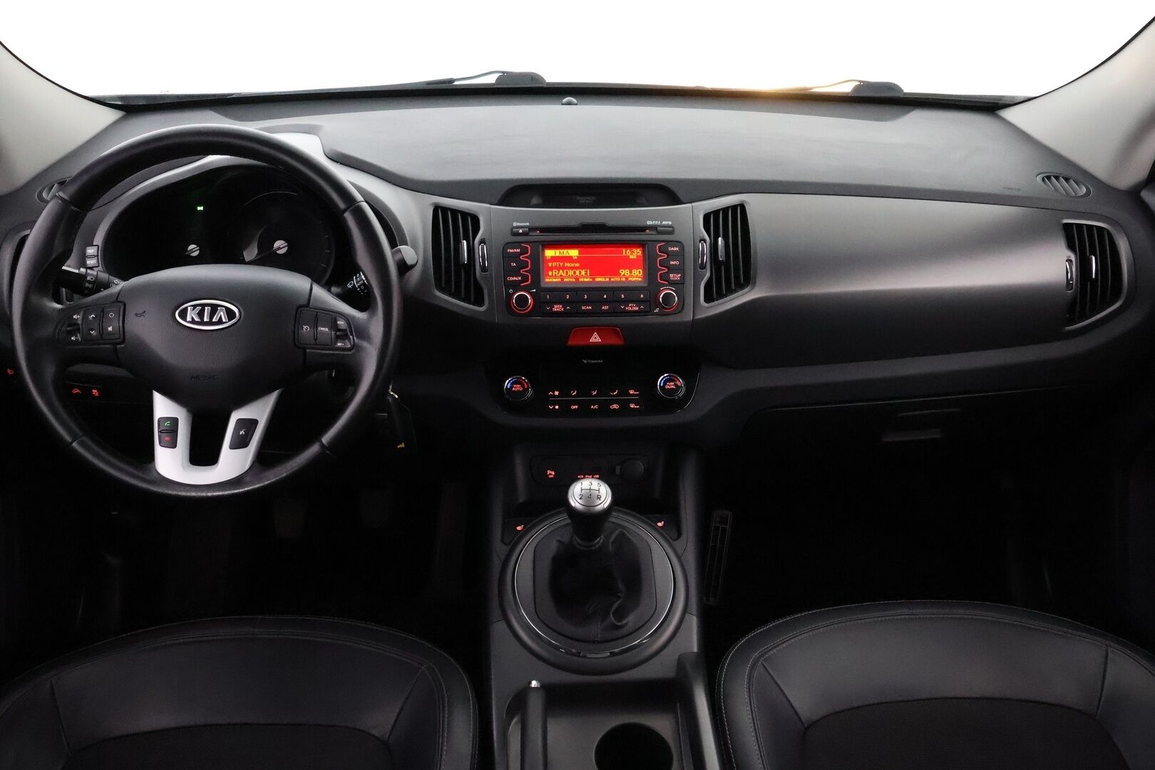 Kia Sportage 2011 2,0 AWD EX - Suomiauto / Vakkari / Puolinahkasisusta / Lohko & Sisäpistoke / Vetokoukku / Juuri tullut Tampereelle!