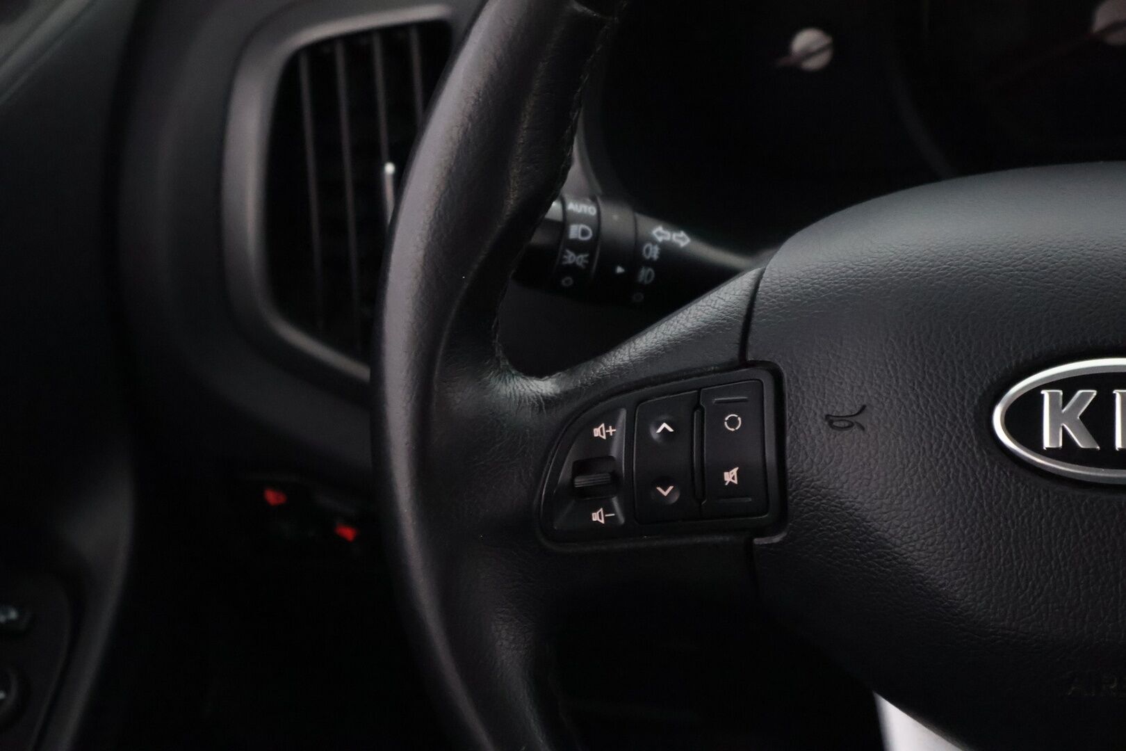 Kia Sportage 2011 2,0 AWD EX - Suomiauto / Vakkari / Puolinahkasisusta / Lohko & Sisäpistoke / Vetokoukku / Juuri tullut Tampereelle!