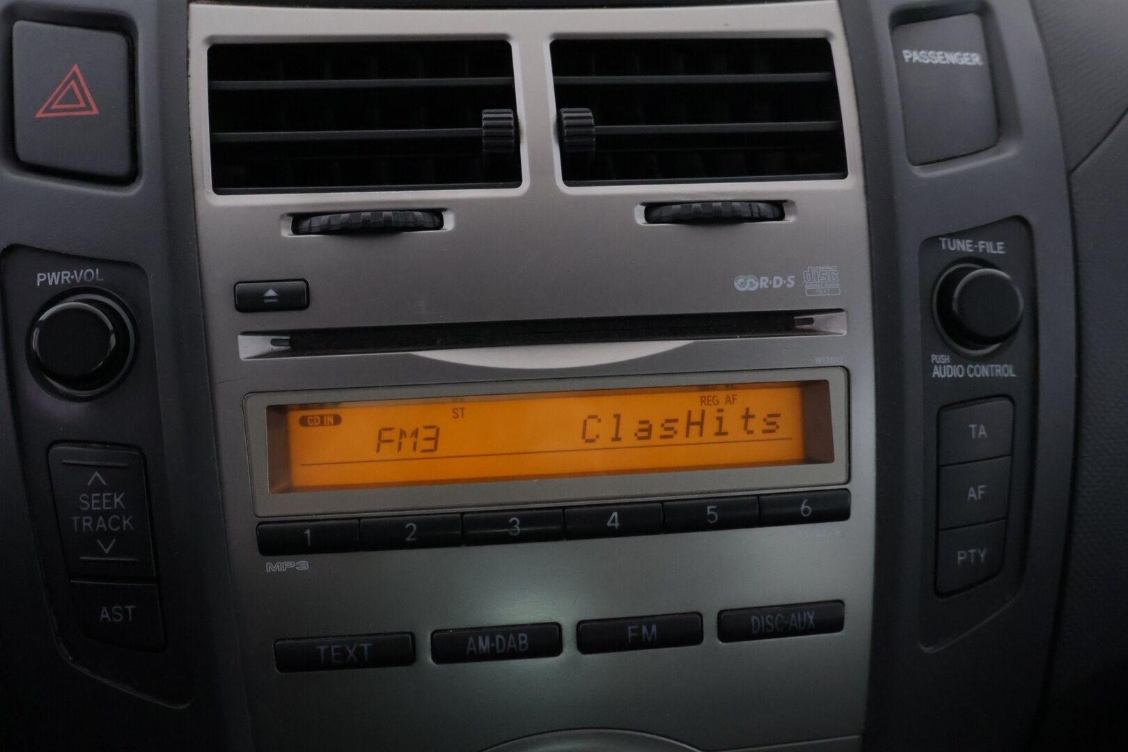 Toyota Yaris 2011 1,4 D-4D DPF Edition 2011 5ov *YritysOutlet - Myydään vain yrityksille* - *Suomi-auto / Pakettiautoksi rekisteröity / Kahdet renkaat / Huoltohistoria*