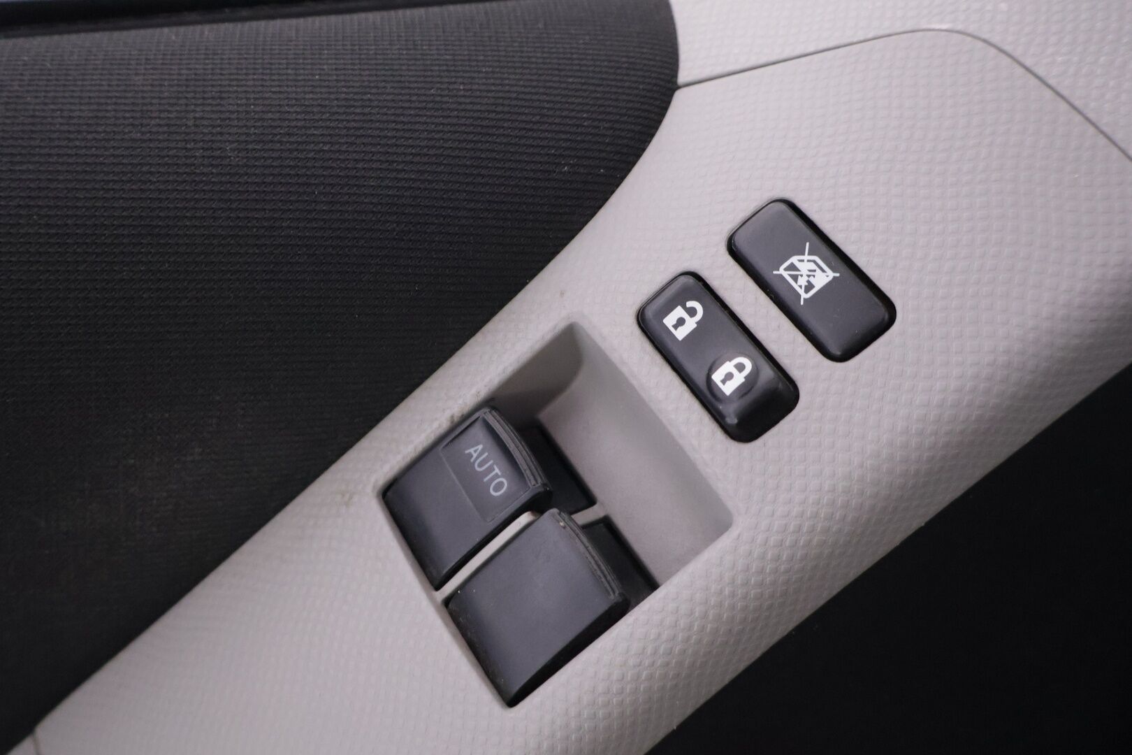 Toyota Yaris 2011 1,4 D-4D DPF Edition 2011 5ov *YritysOutlet - Myydään vain yrityksille* - *Suomi-auto / Pakettiautoksi rekisteröity / Kahdet renkaat / Huoltohistoria*