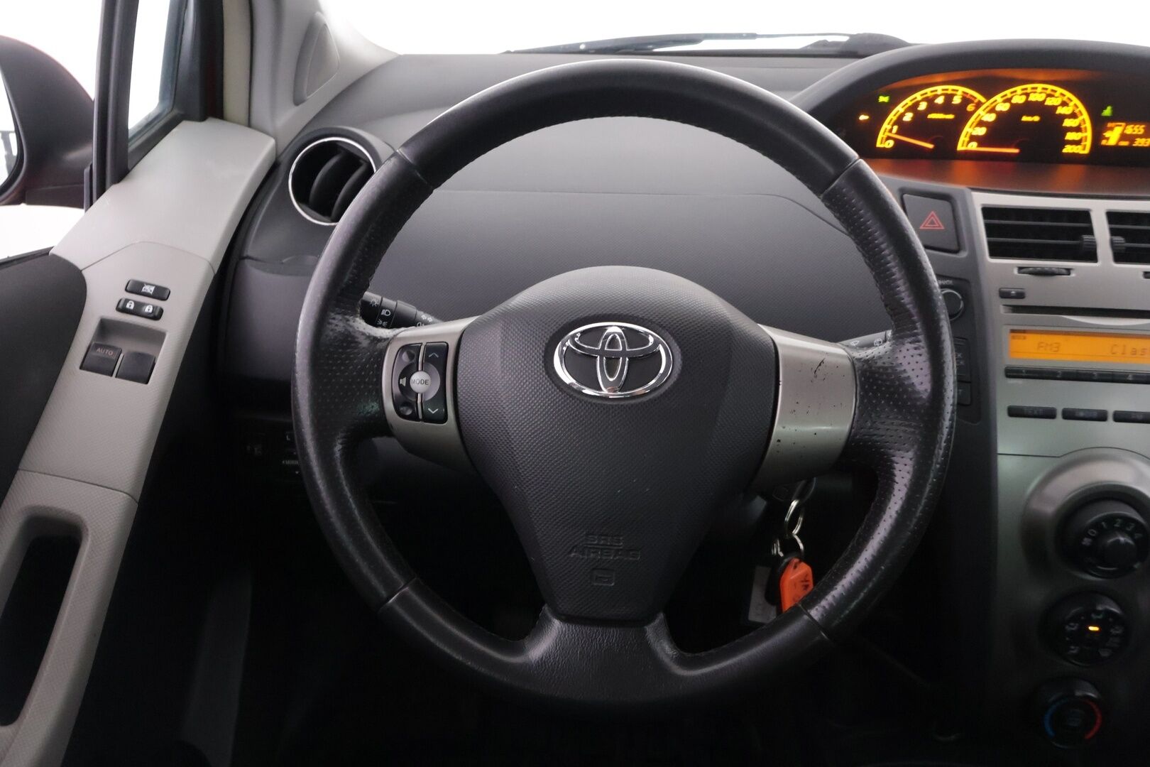 Toyota Yaris 2011 1,4 D-4D DPF Edition 2011 5ov *YritysOutlet - Myydään vain yrityksille* - *Suomi-auto / Pakettiautoksi rekisteröity / Kahdet renkaat / Huoltohistoria*