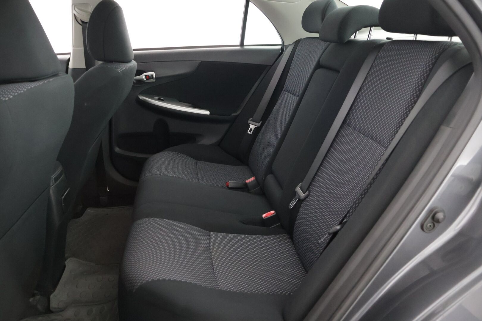 Toyota Corolla 2011 1,6 Valvematic Linea Sol 4ov - Lohkolämmitin / Särmä huoltohistoria / Tutka takana