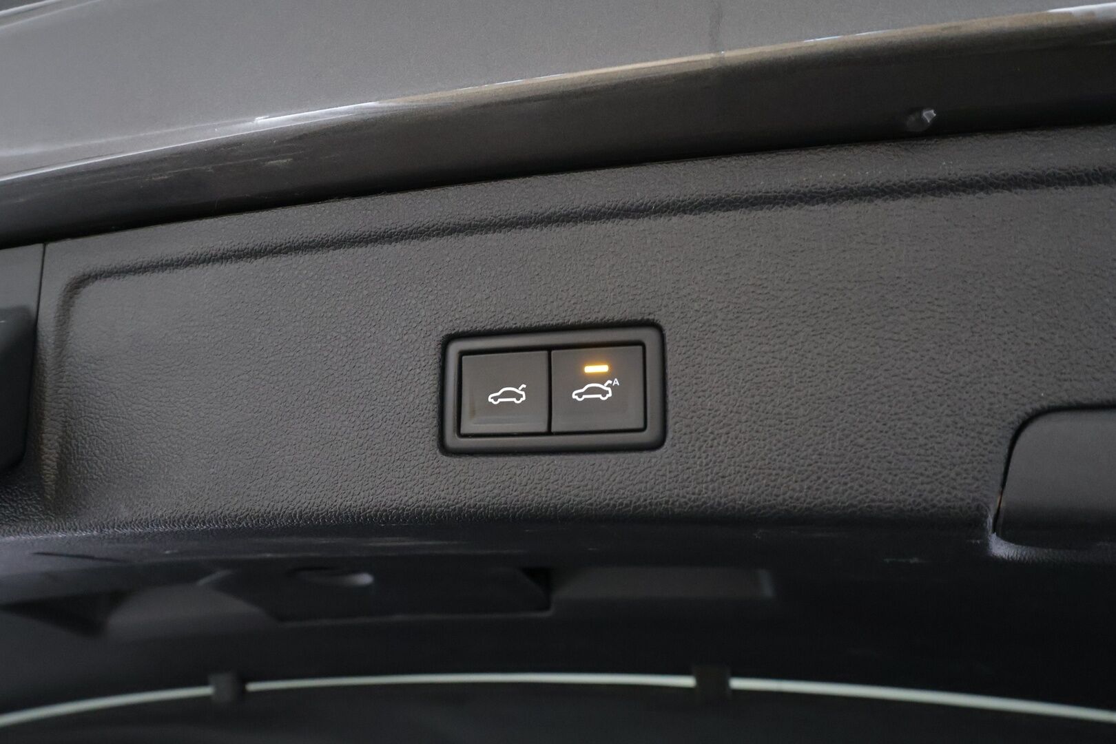 Volkswagen Touareg 2021 3,0 V6 eHybrid 280kW 4MOTION Tiptronic * ACC / 360° / HUD / Panorama / IQ.Light / Muistipenkki / Nahat * - Kahdet renkaat aluvanteilla