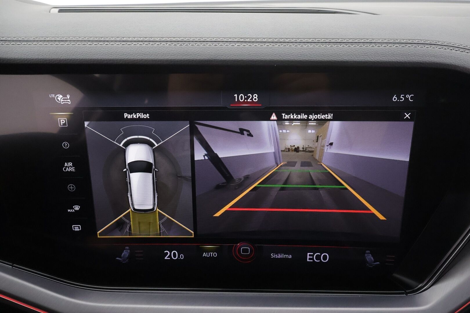 Volkswagen Touareg 2021 3,0 V6 eHybrid 280kW 4MOTION Tiptronic * ACC / 360° / HUD / Panorama / IQ.Light / Muistipenkki / Nahat * - Kahdet renkaat aluvanteilla