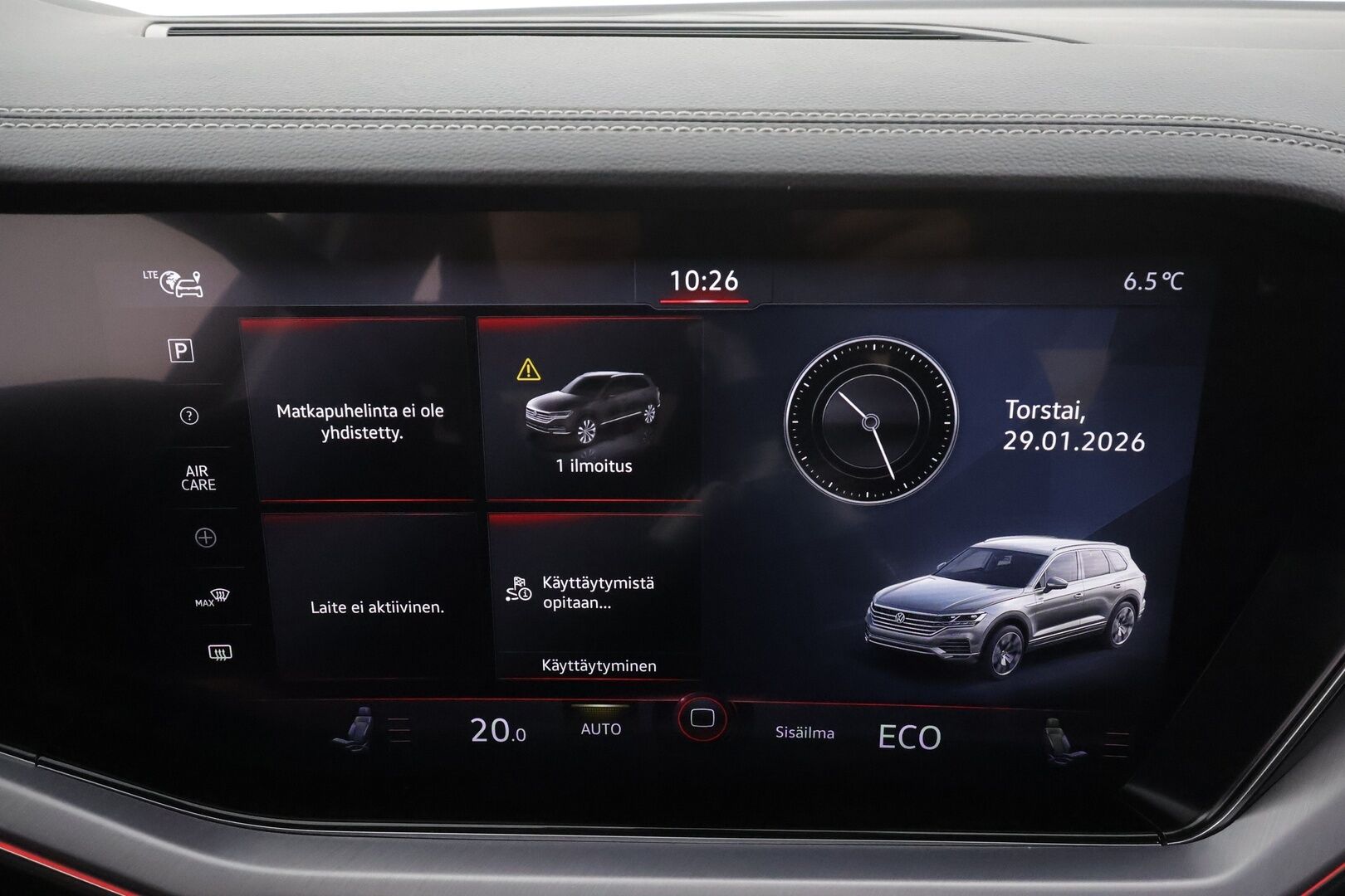 Volkswagen Touareg 2021 3,0 V6 eHybrid 280kW 4MOTION Tiptronic * ACC / 360° / HUD / Panorama / IQ.Light / Muistipenkki / Nahat * - Kahdet renkaat aluvanteilla