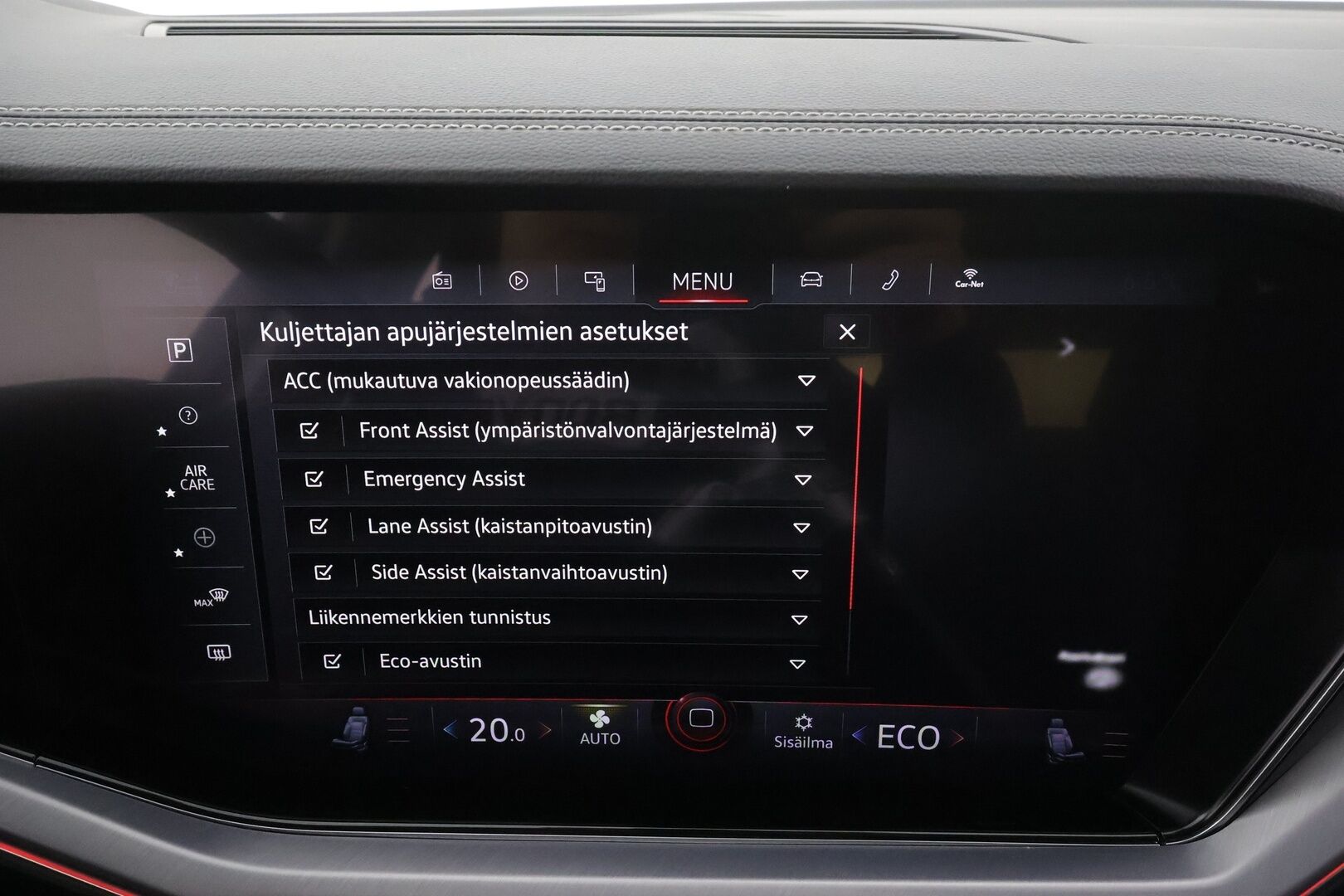 Volkswagen Touareg 2021 3,0 V6 eHybrid 280kW 4MOTION Tiptronic * ACC / 360° / HUD / Panorama / IQ.Light / Muistipenkki / Nahat * - Kahdet renkaat aluvanteilla