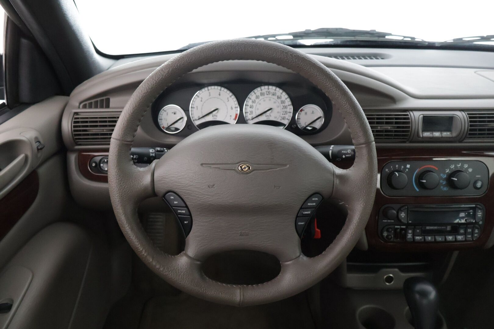 Chrysler Sebring 2002 2,7 V6 A4 Cabrio Limited Autostick * Myydään huutokaupat.com- sivustolla / 2x renkaat / Siisti / Vähän ajettu!* - * Harvoin tarjolla! / Vähän ajettu yksilö!*