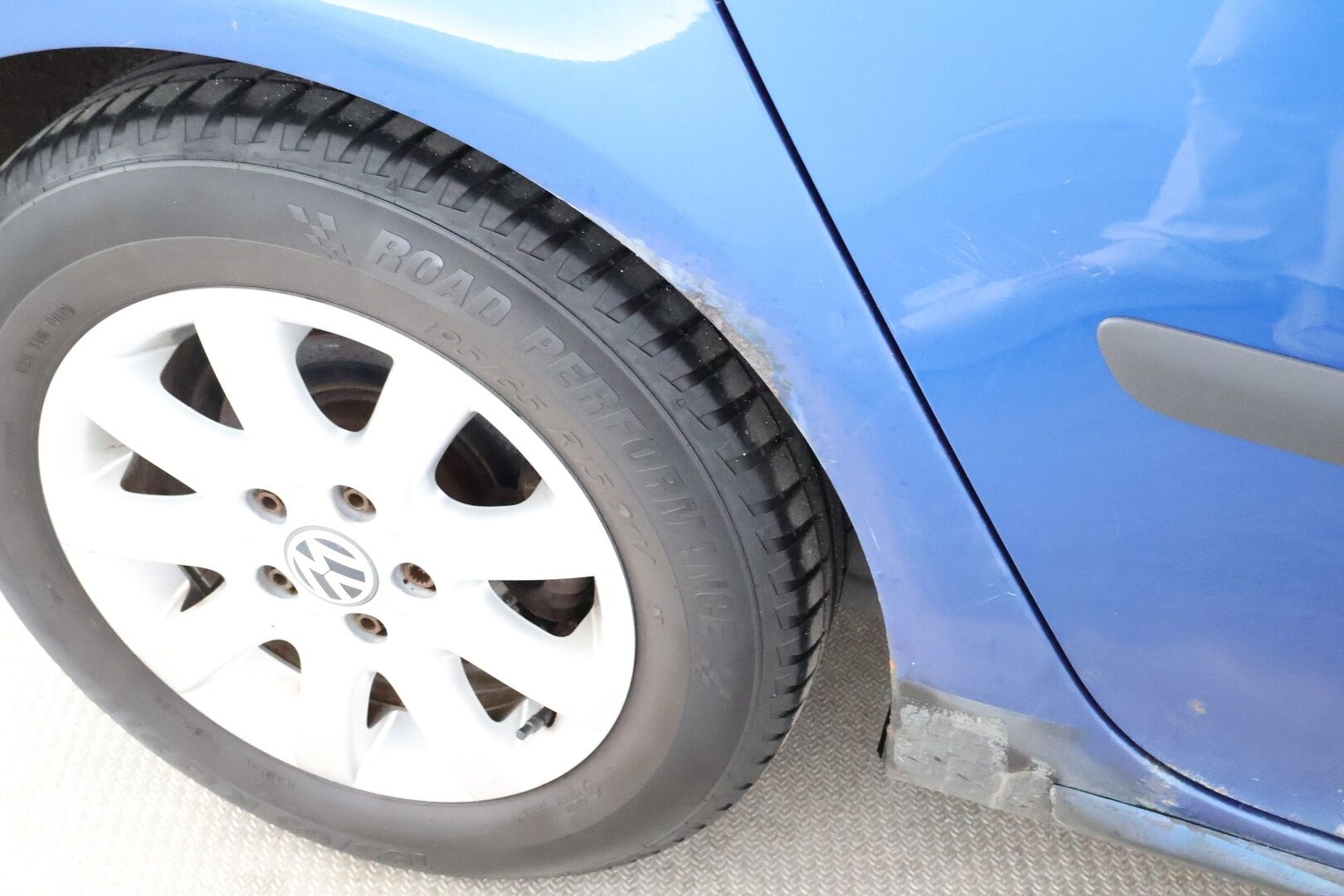 Volkswagen Golf 2005 MYYDÄÄN HUUTOKAUPAT.COM!