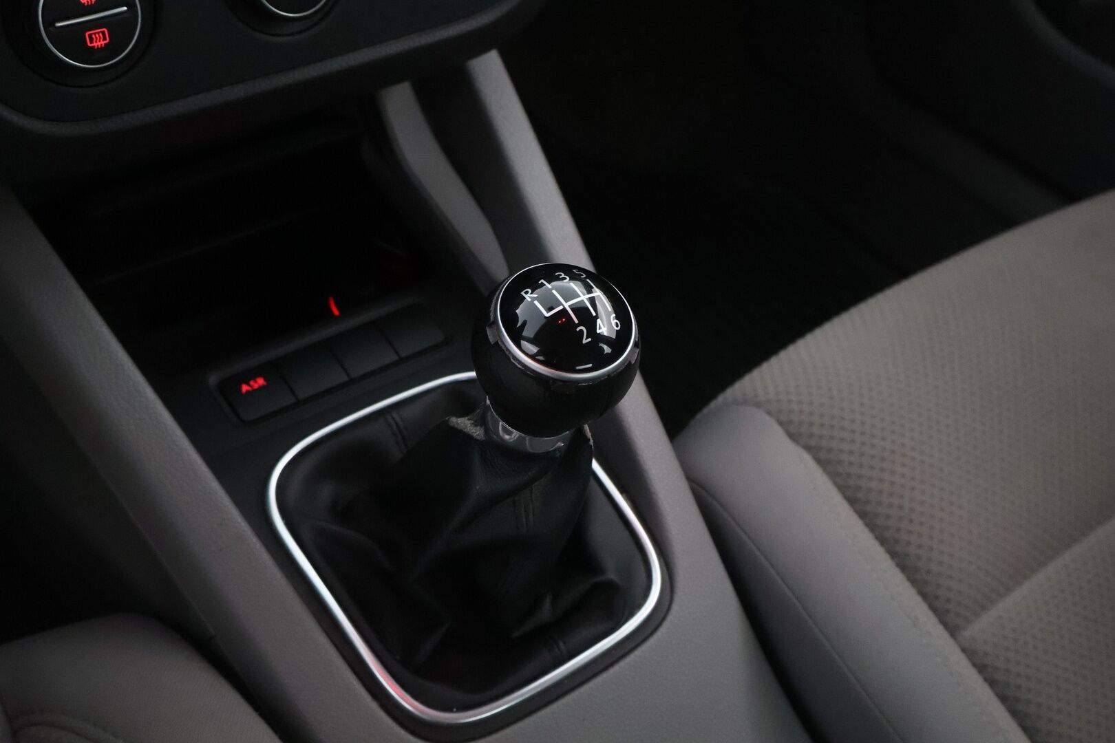Volkswagen Golf 2005 MYYDÄÄN HUUTOKAUPAT.COM!