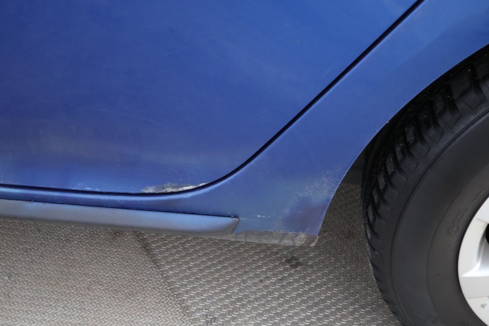 Volkswagen Golf 2005 MYYDÄÄN HUUTOKAUPAT.COM!