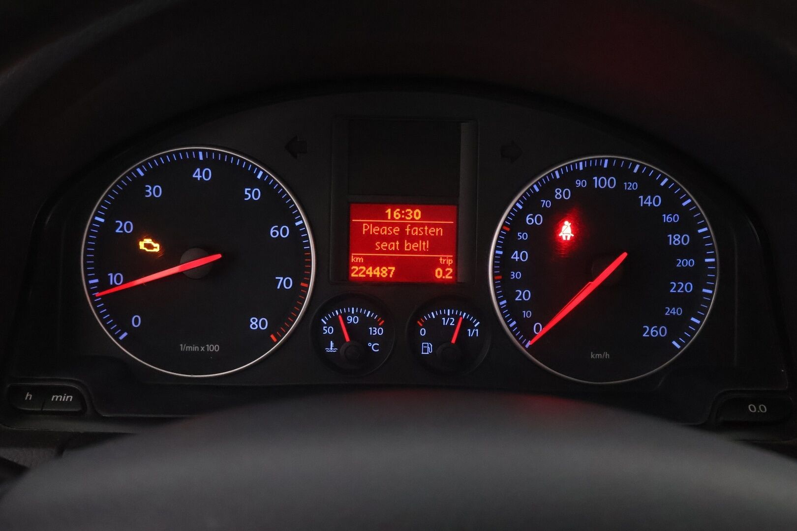 Volkswagen Golf 2005 MYYDÄÄN HUUTOKAUPAT.COM!