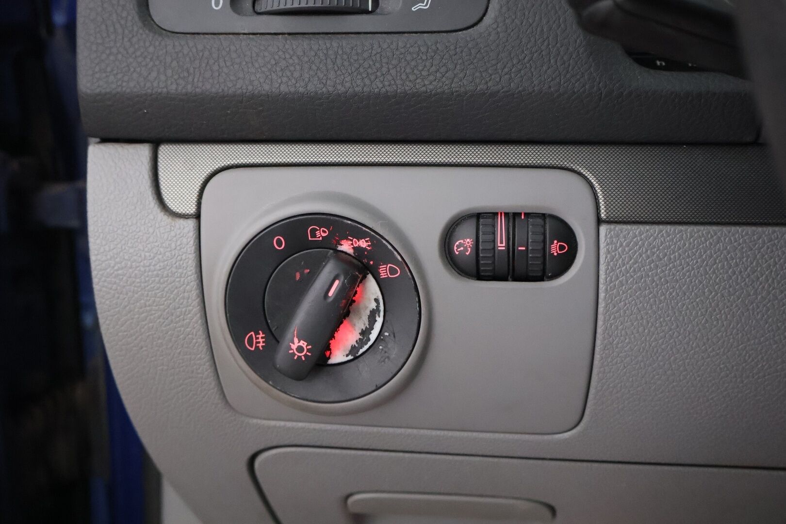 Volkswagen Golf 2005 MYYDÄÄN HUUTOKAUPAT.COM!