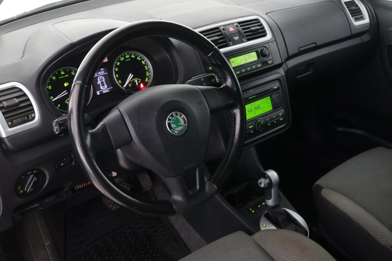 Skoda Roomster 2008 1,6 16V Sport Autom. - Myydään huutokaupat.com:issa, https://huutokaupat.com/kohde/6605177/skoda-roomster-2008