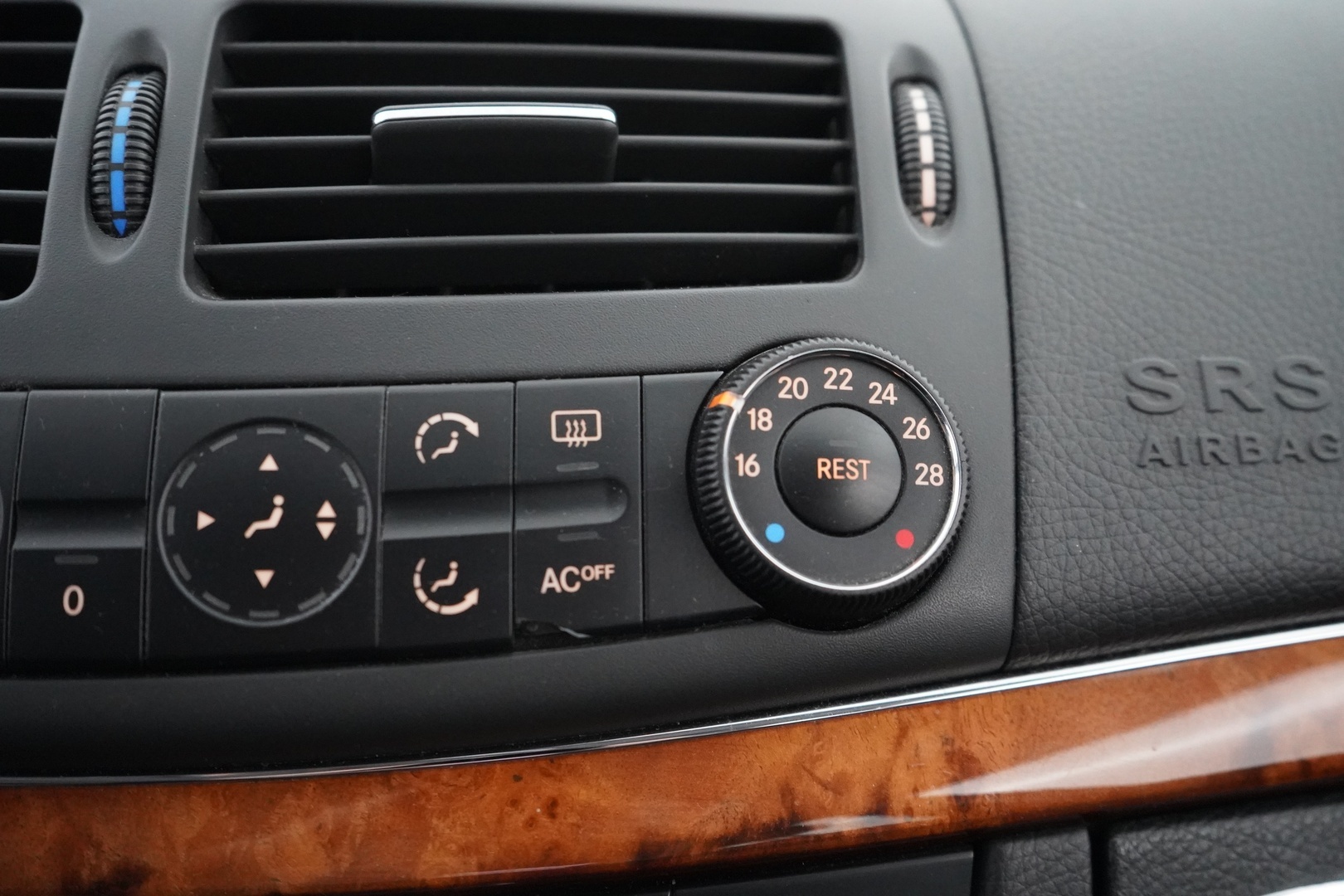 Mercedes-Benz E 2004 220 CDI Sedan - YritysOutlet - Myydään vain yrityksille - - - YritysOutlet - Myydään vain yrityksille -