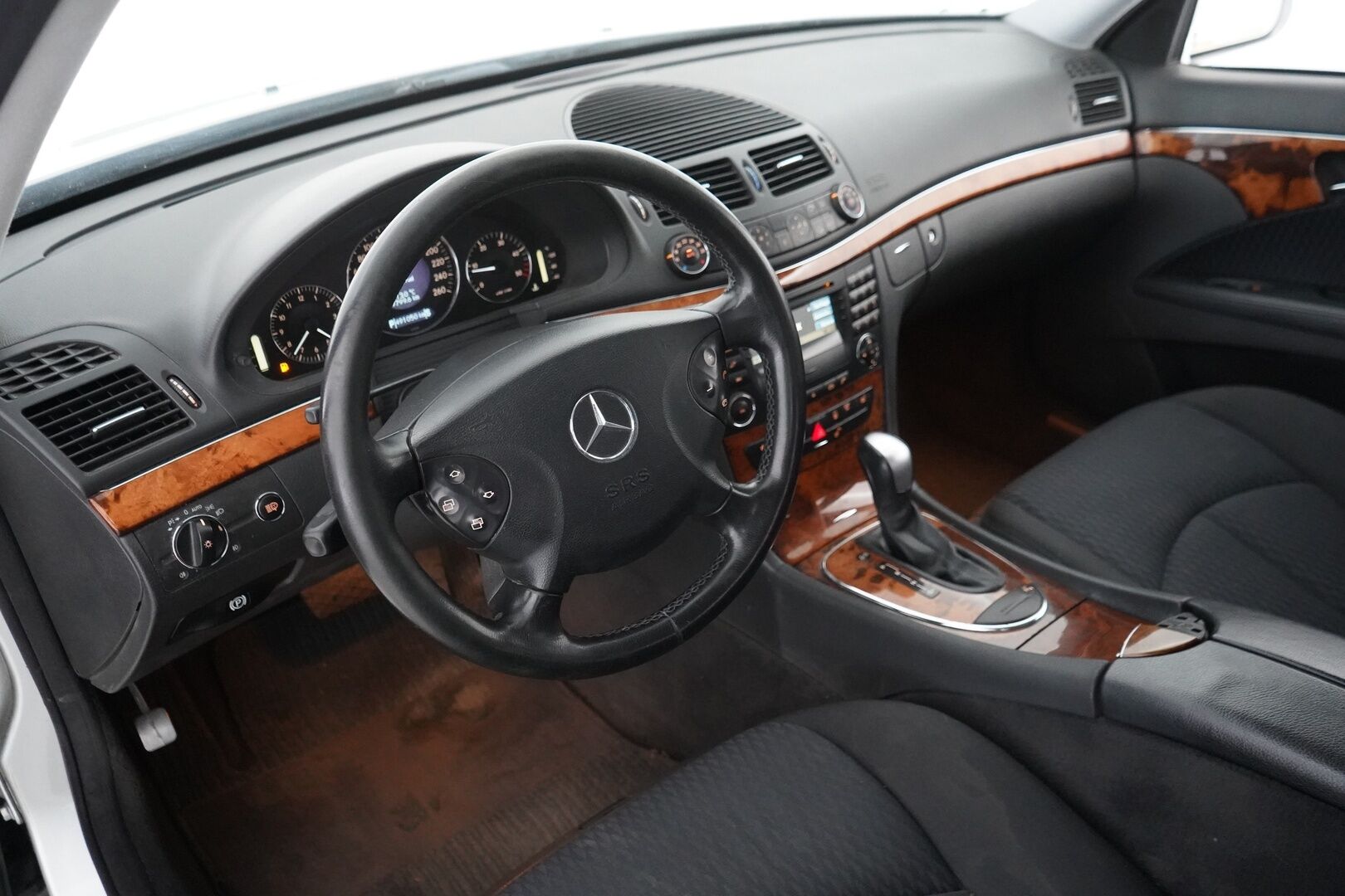 Mercedes-Benz E 2004 220 CDI Sedan - YritysOutlet - Myydään vain yrityksille - - - YritysOutlet - Myydään vain yrityksille -