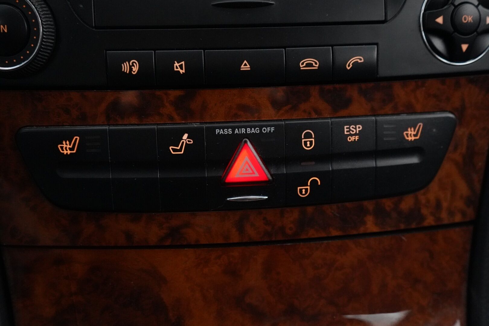 Mercedes-Benz E 2004 220 CDI Sedan - YritysOutlet - Myydään vain yrityksille - - - YritysOutlet - Myydään vain yrityksille -