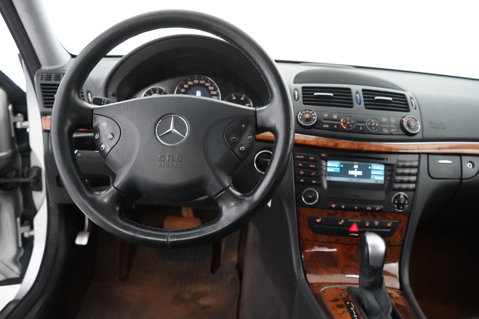 Mercedes-Benz E 2004 220 CDI Sedan - YritysOutlet - Myydään vain yrityksille - - - YritysOutlet - Myydään vain yrityksille -